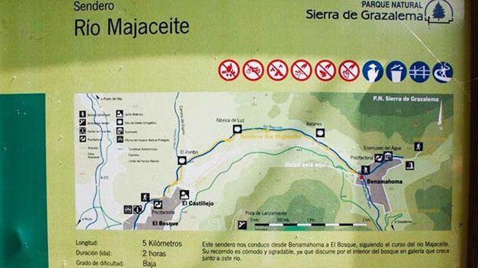Uno de los carteles indicadores del sendero Uno de los carteles indicadores del sendero
