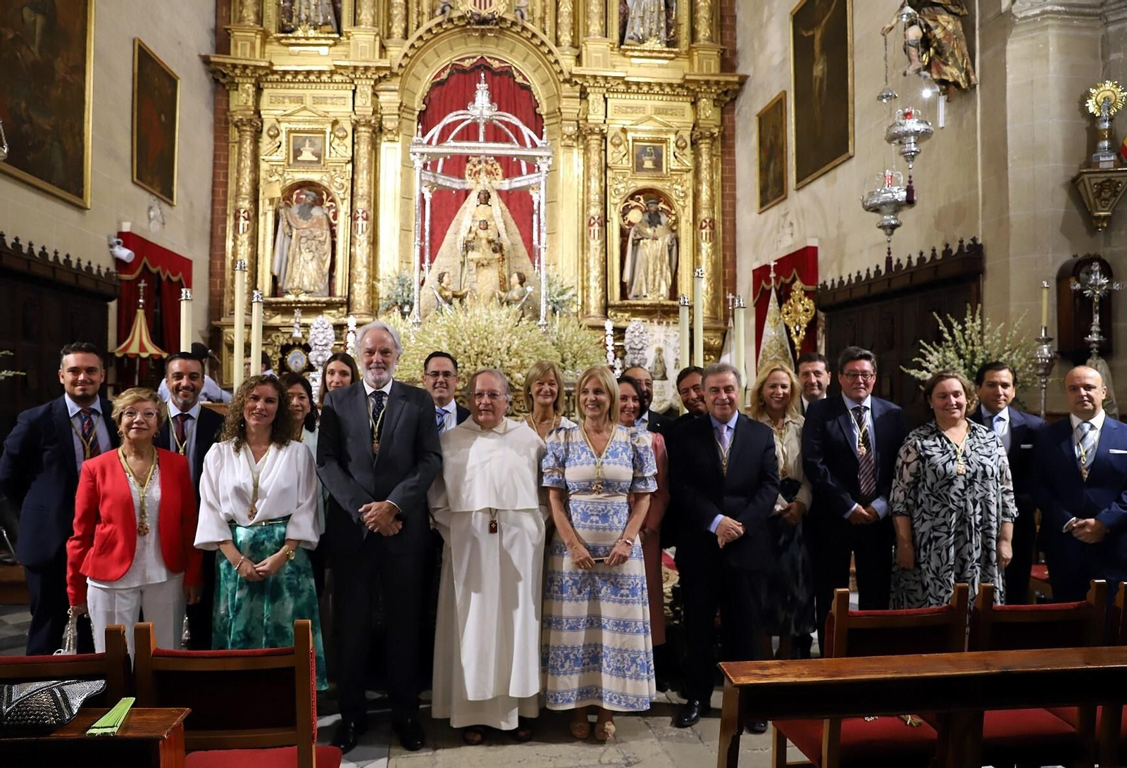 Miembros de la Corporación Municipal en la Basílica de la Merced Miembros de la Corporación Municipal en la Basílica de la Merced