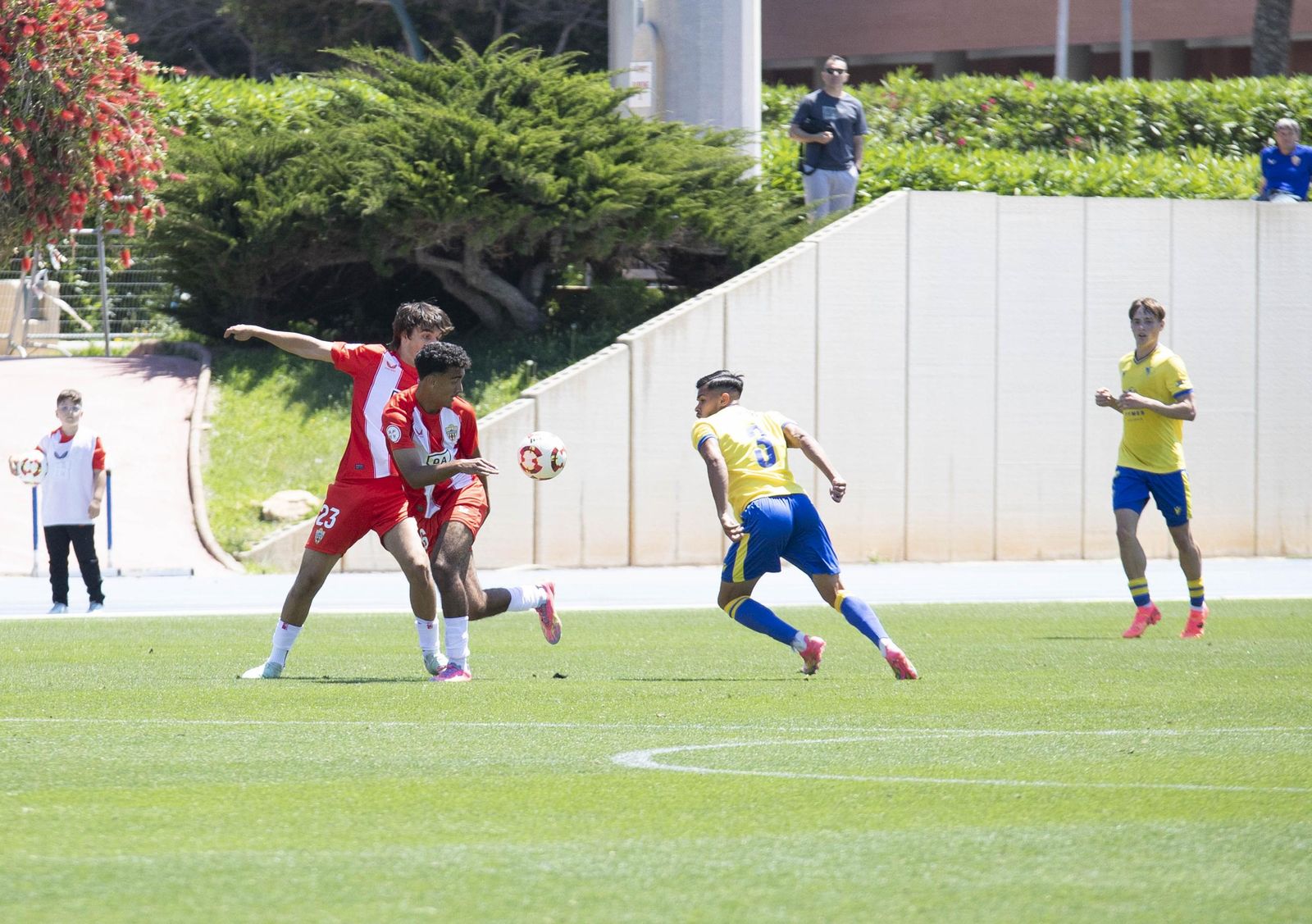Partido de Segunda RFEF entre el Almería B y el Cádiz Mirandilla