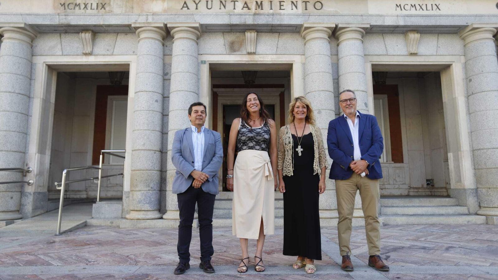 Encuentro en el Ayuntamiento de Huelva entre la alcaldesa y la consejera de Inclusión Social.