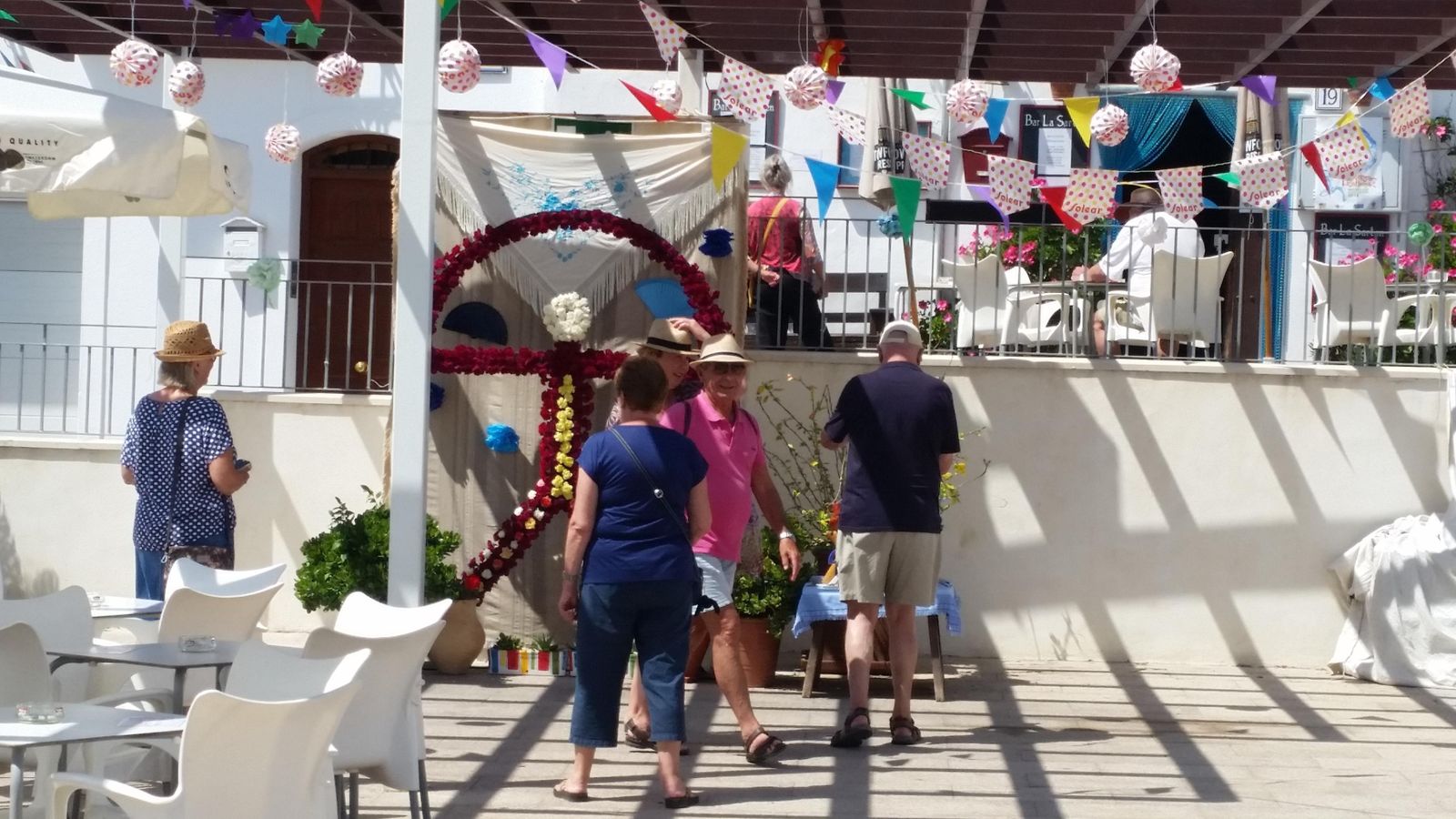 El Indalo se viste de flamenco