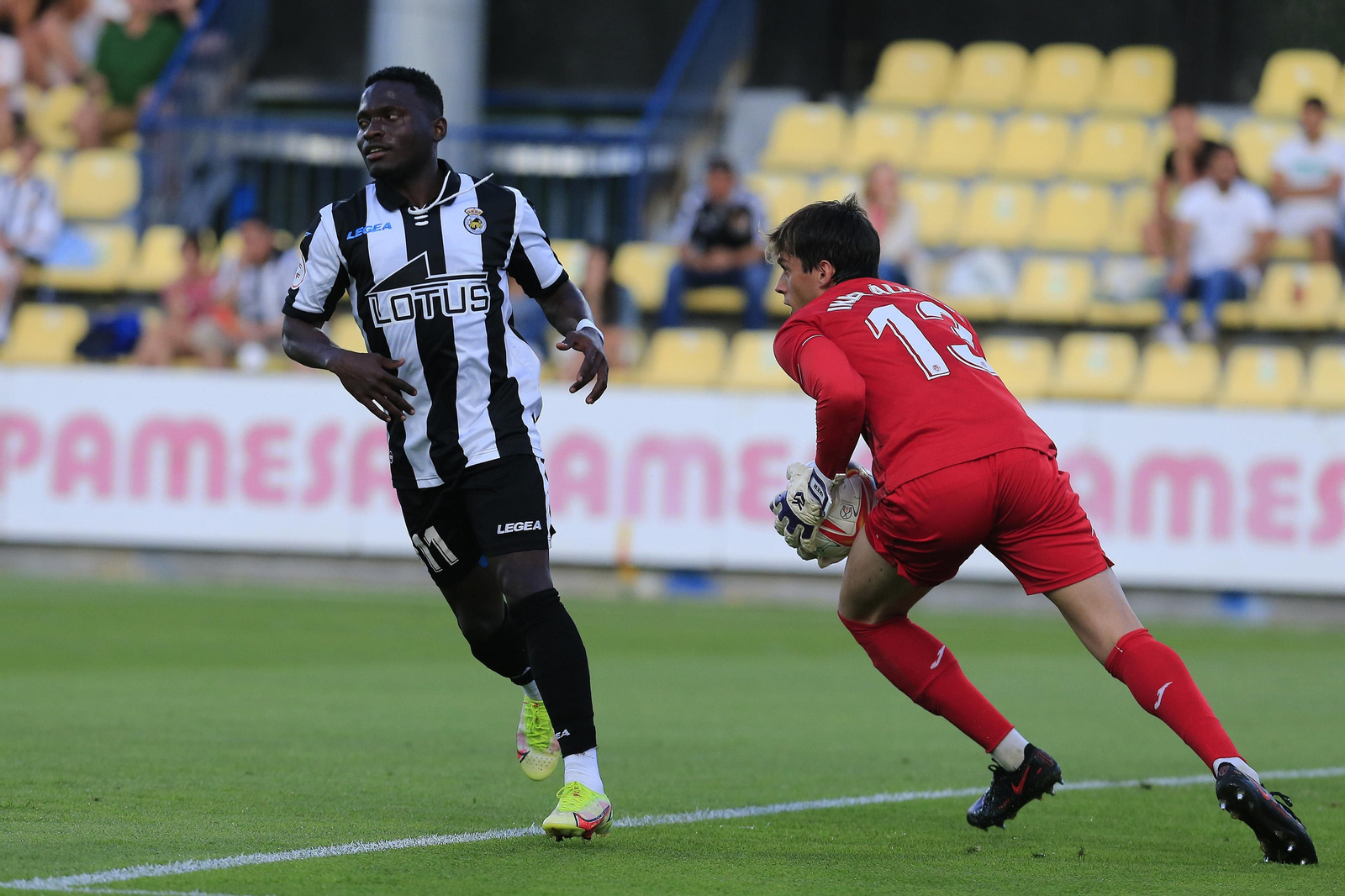 Las fotos del Villarreal B-Balona (0-0)