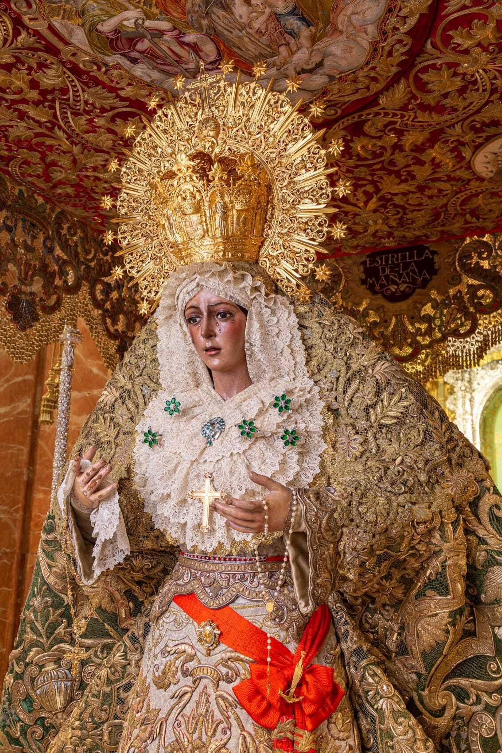 La Virgen de la Esperanza, preparada para la Madrugada de 2022.