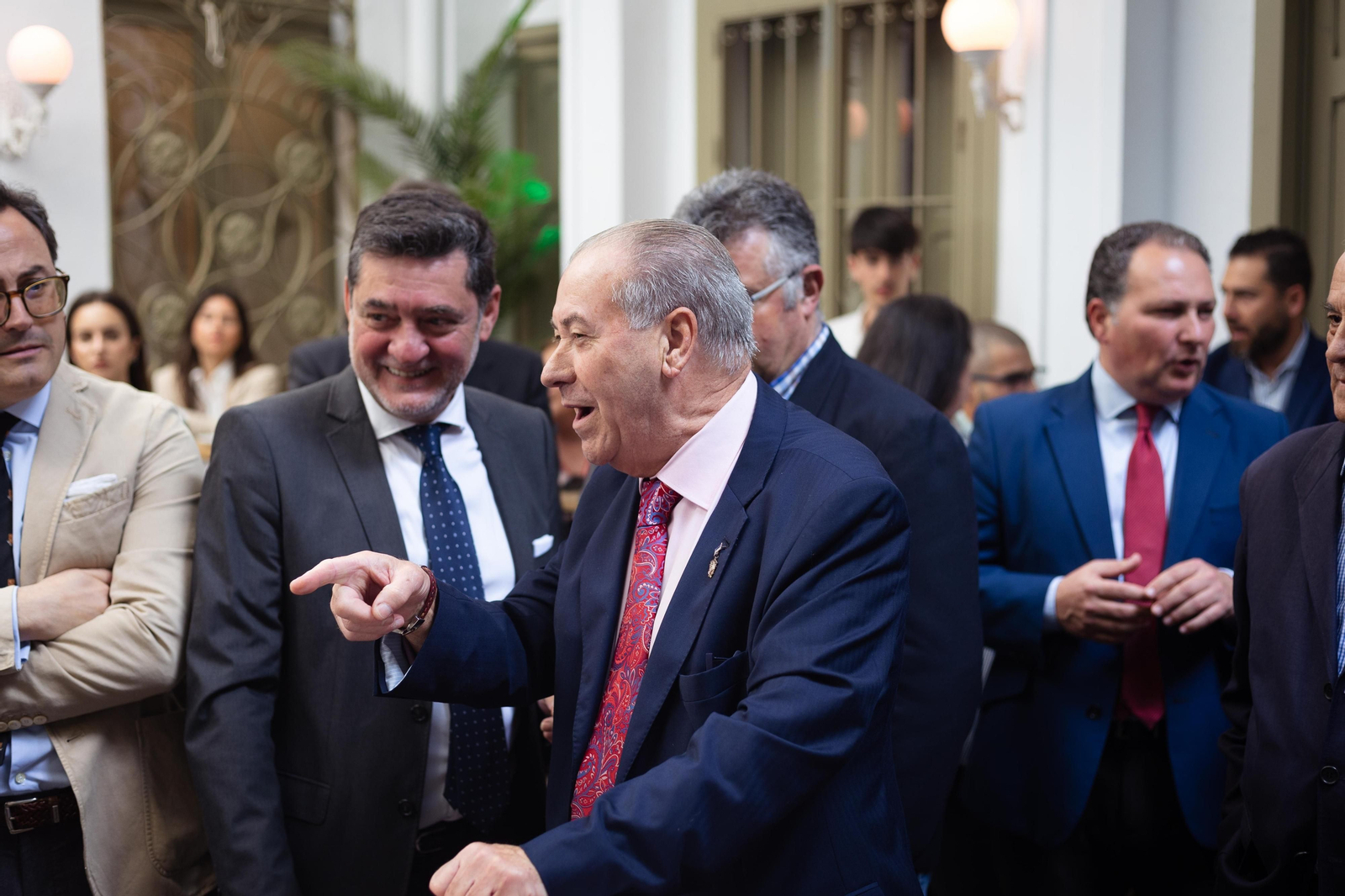 Imágenes de la presentación de la Guía de la Semana Santa de Huelva y su provincia 2023