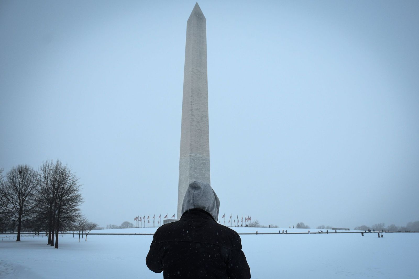 Las gélidas y blancas imágenes que deja la tormenta monstruosa en los EEUU