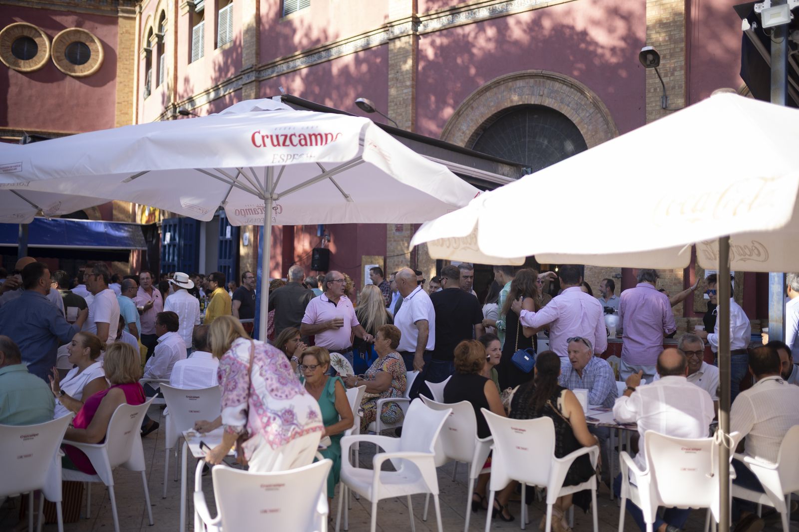 Colombinas 2023: Imágenes del ambiente en la Plaza de Toros en el festejo del viernes