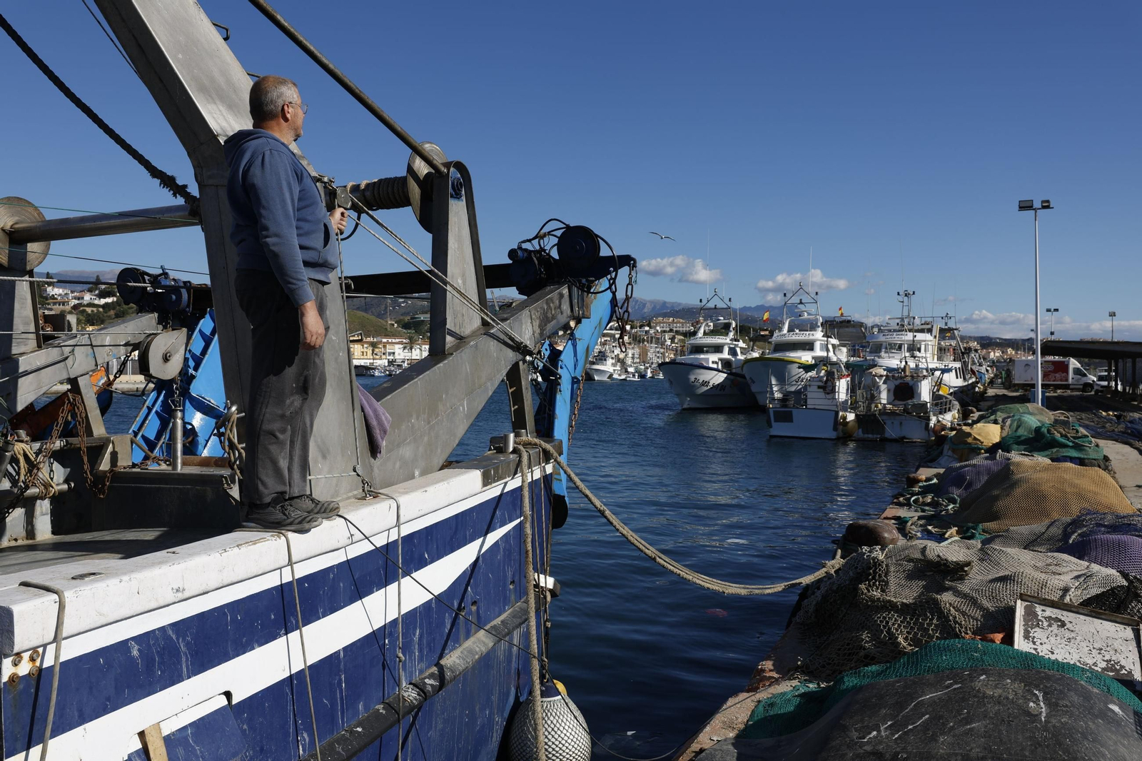 Varias embarcaciones de arrastre, este martes, amarradas en el puerto de Caleta de Vélez. Varias embarcaciones de arrastre, este martes, amarradas en el puerto de Caleta de Vélez.