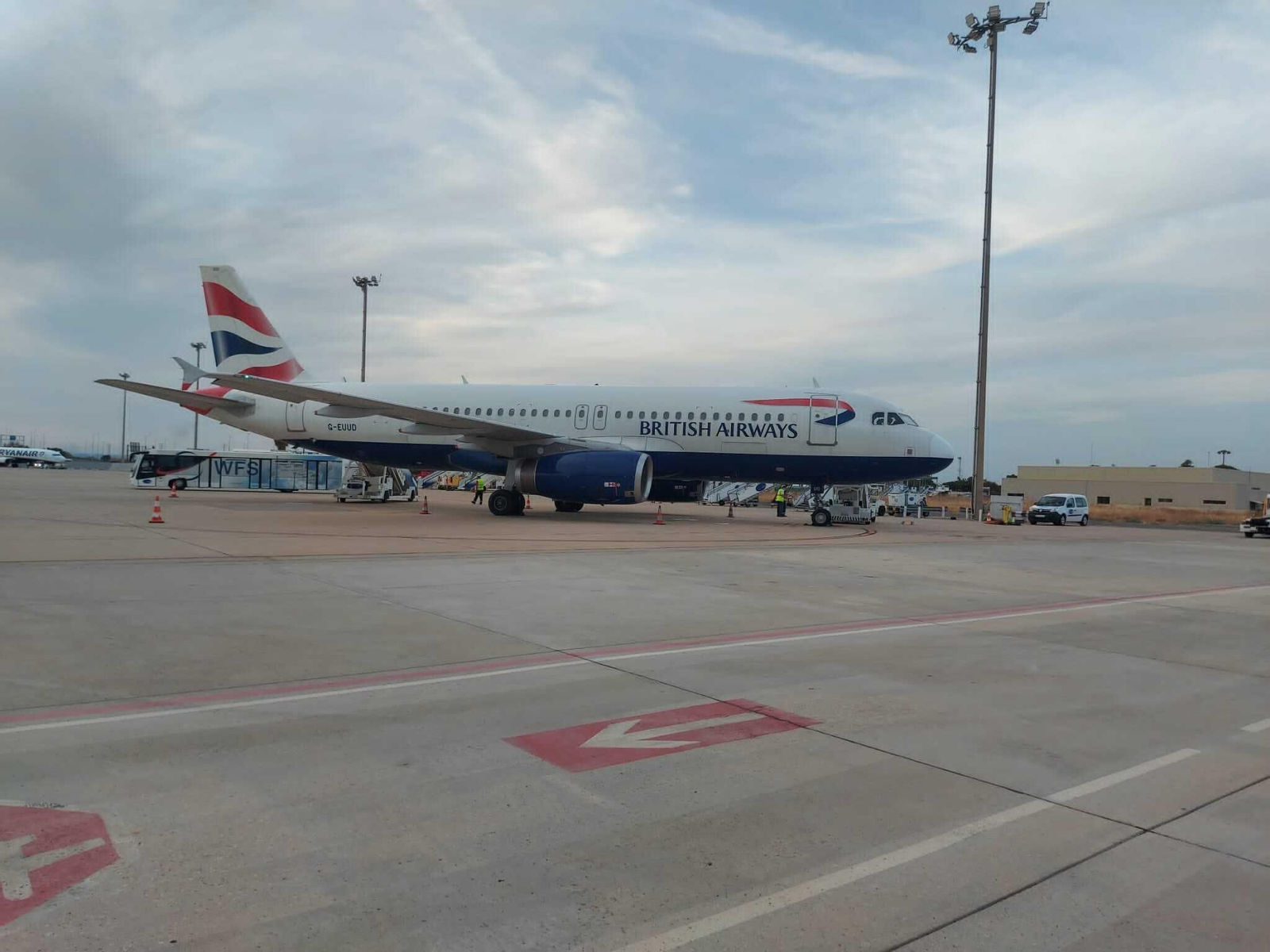 El avión de British Airways, en el aeropuerto de San Pablo.