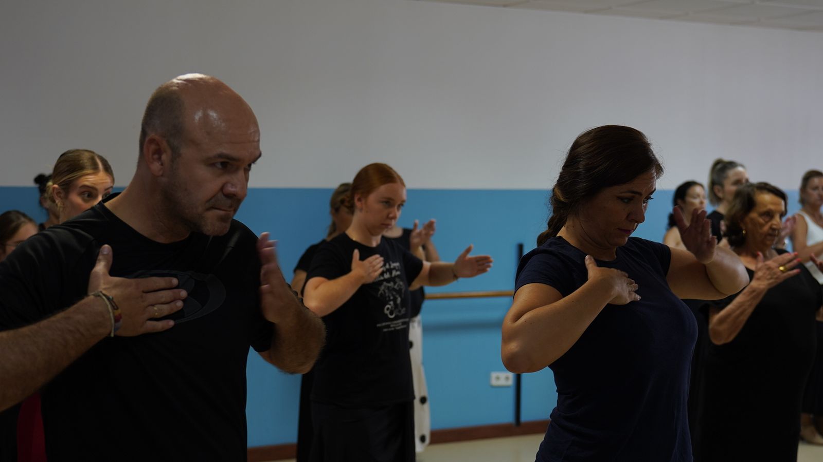 Fotos de la masterclass de baile flamenco impartido por La Lupi y de la exposición "10 años cantando a Paco" de José Mera