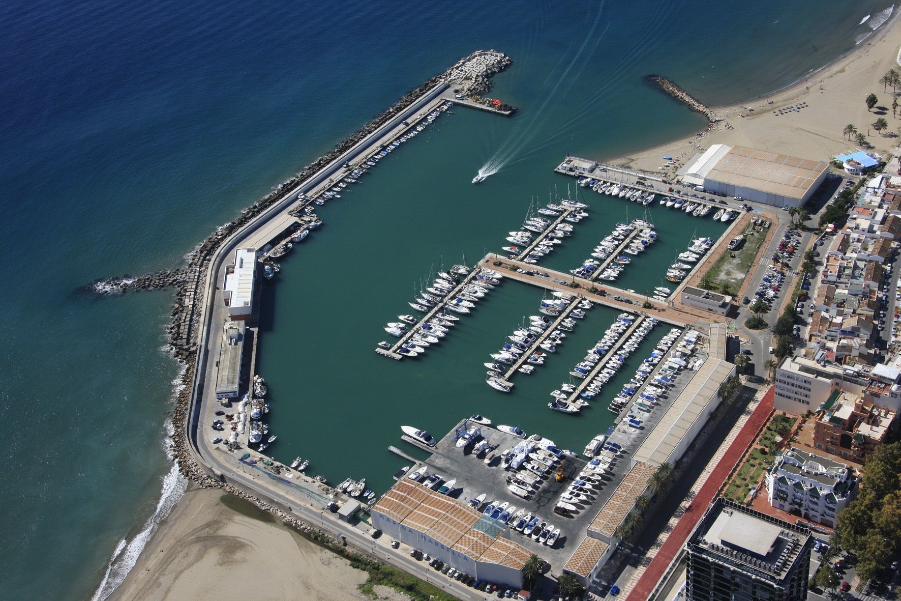 La Junta destaca el fin al "largo bloqueo" para transformar el puerto de Bajadilla de Marb ...