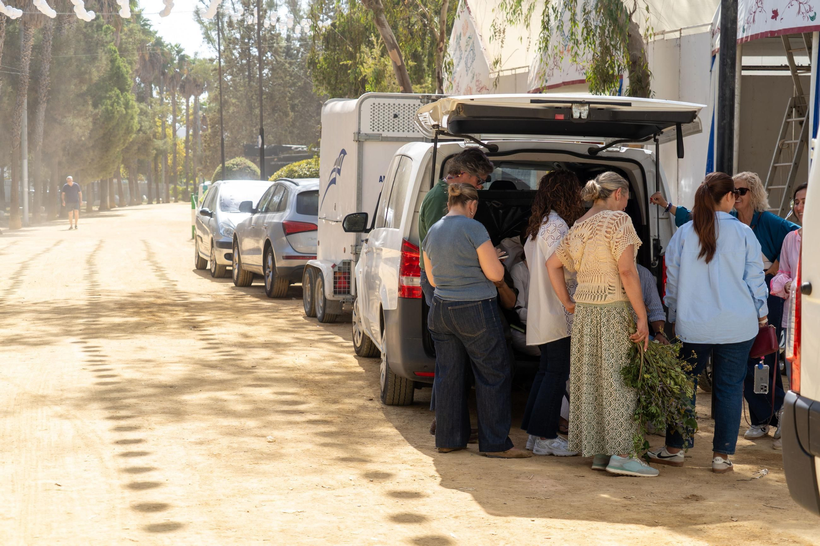 Imágenes de la recogida de las casetas de  Feria de Otoño y del Caballo