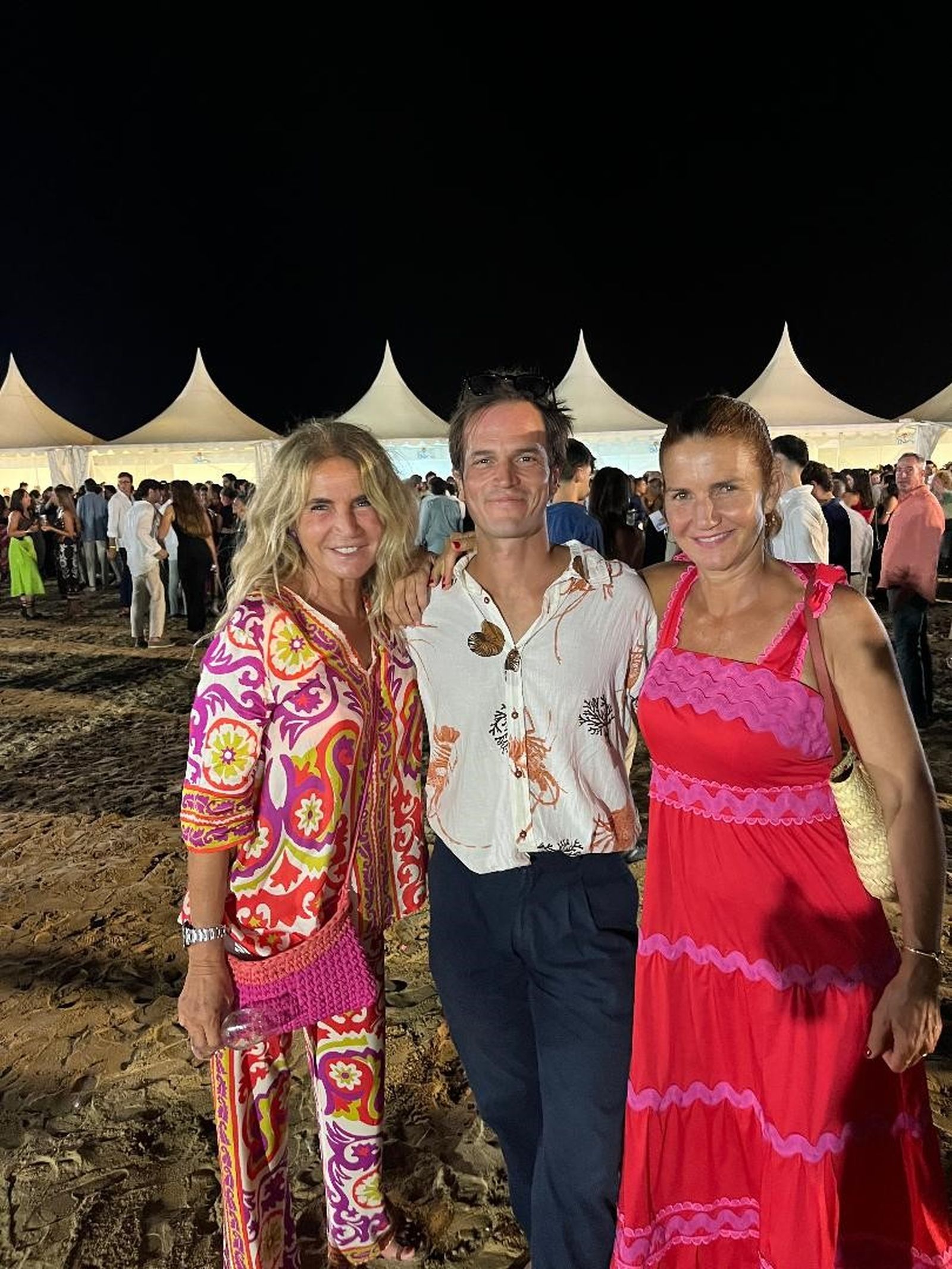 Teresa de la Cierva, Igor Ramírez-Peralta y Samantha Vallejo -Nájera coincidieron en la noche de los palcos