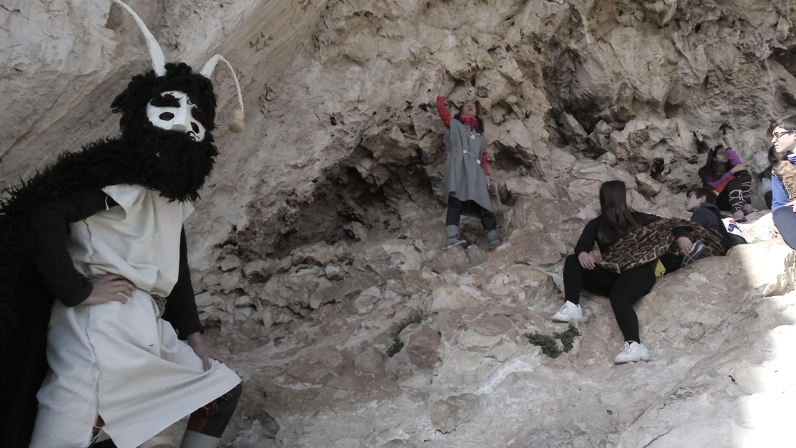 El brujo en la Cueva de los Letreros.
