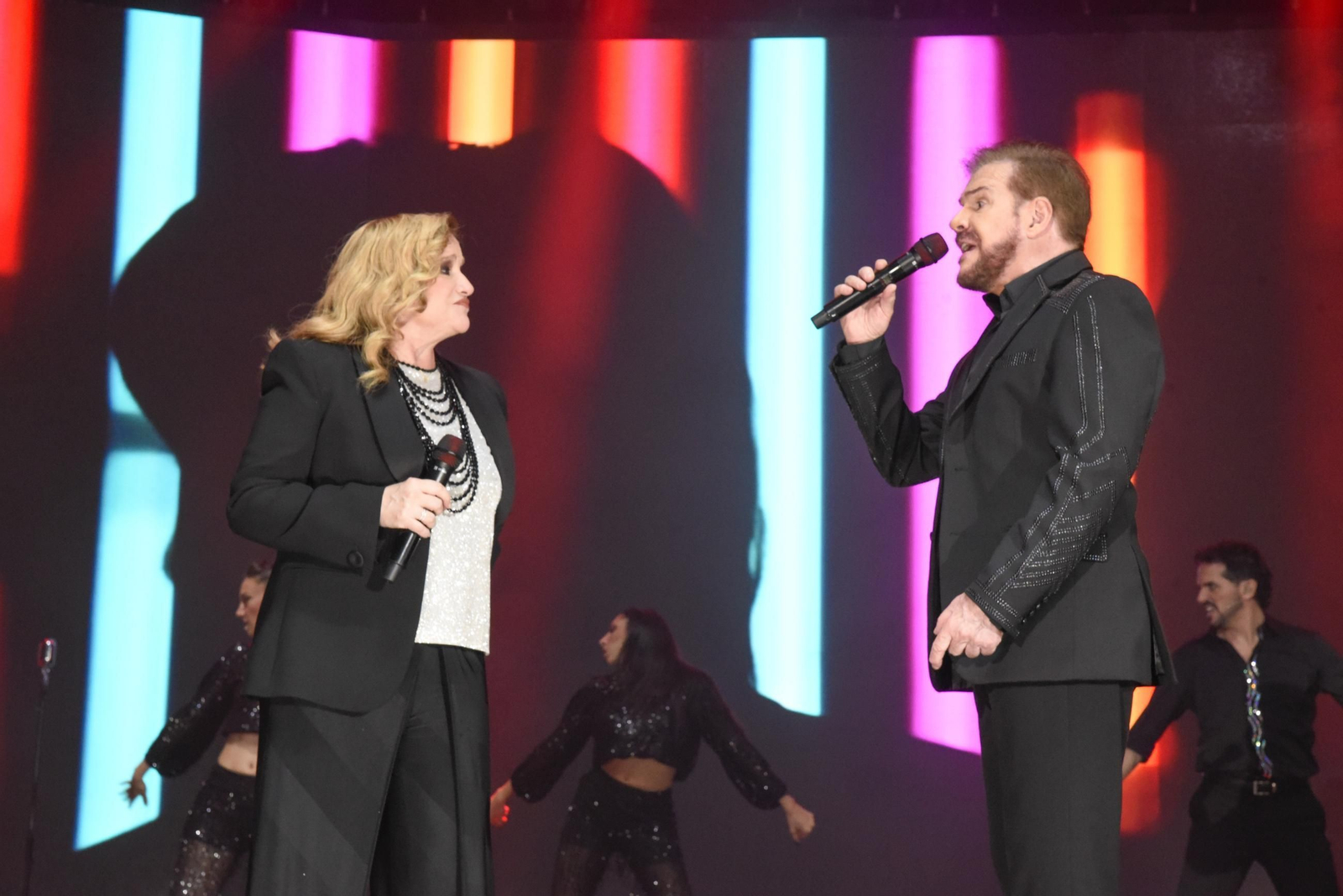 Fotos del concierto de Pimpinela en La Línea