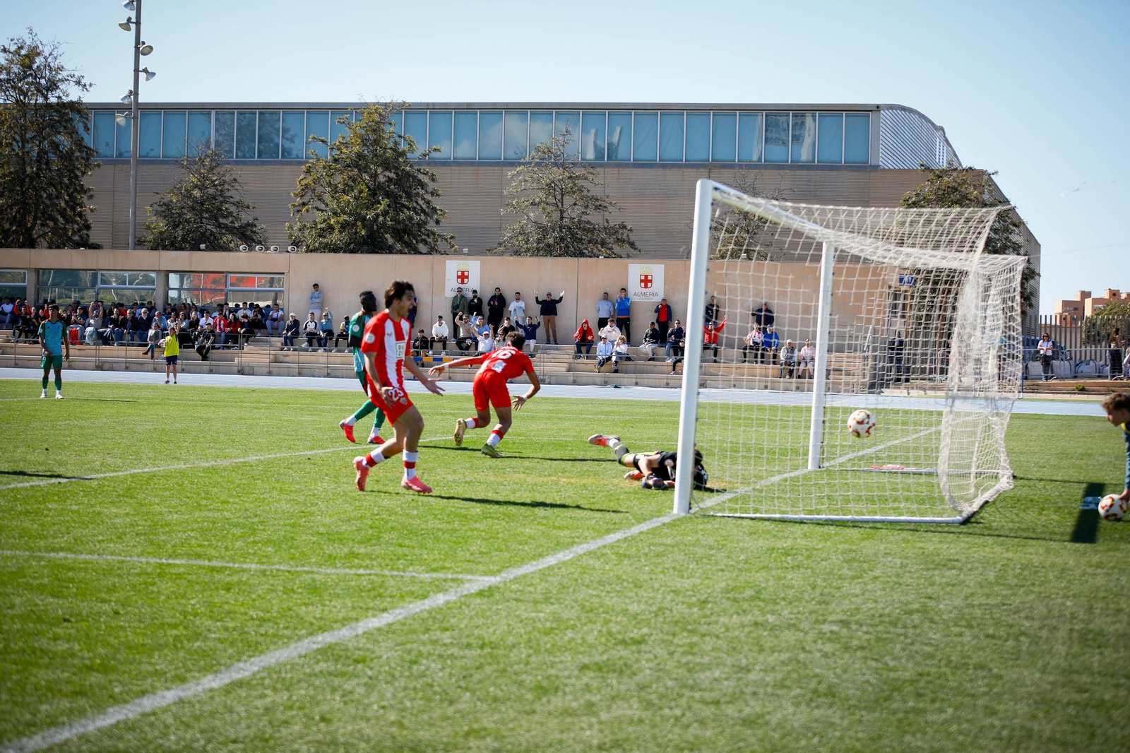 Las imágenes de Segunda RFEF entre Almeria B y recreativo de Granada