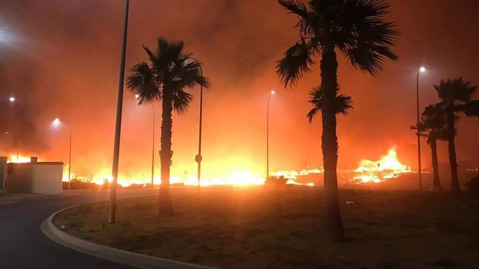Imágenes del incendio que arrasó el asentamiento.