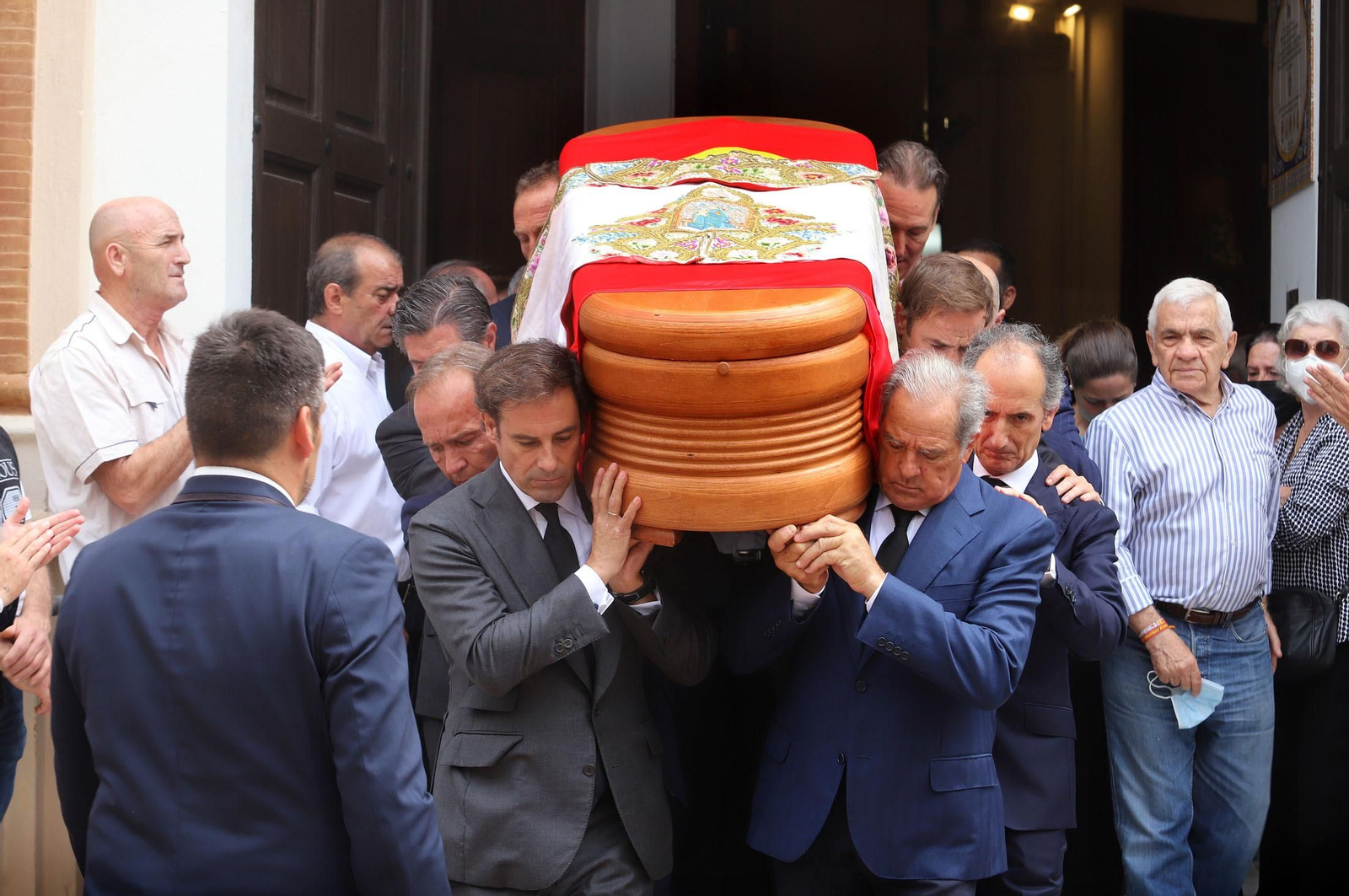 Misa funeral a Miguel Báez 'Litri', en imágenes
