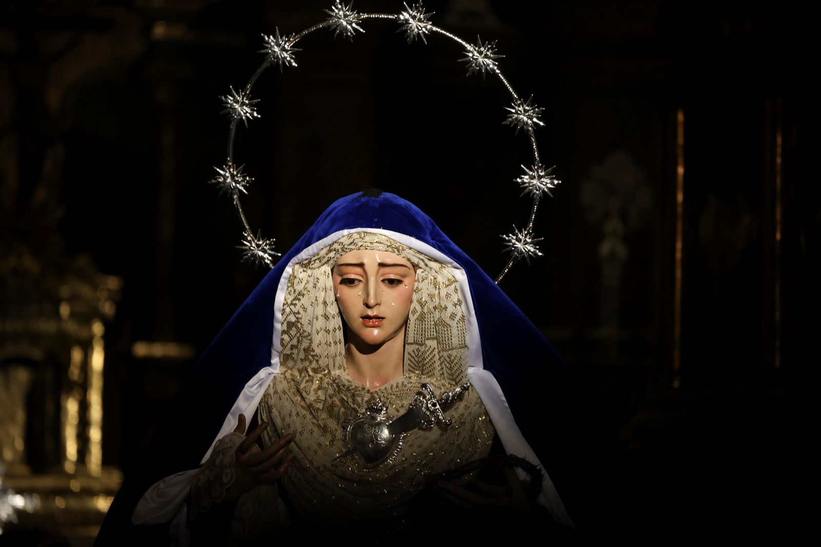 Los mejores momentos del Viernes de Dolores en Málaga, en fotos