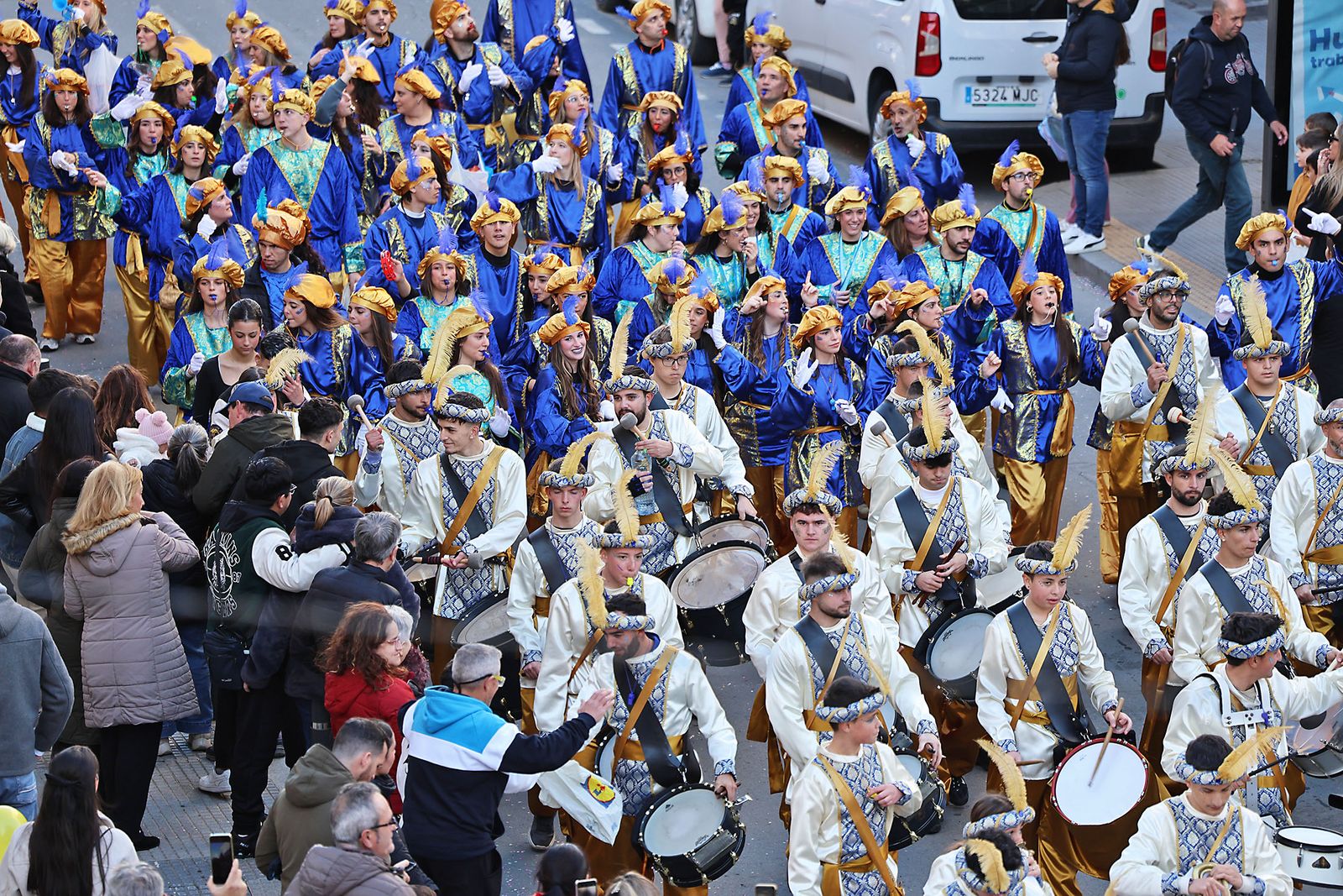 Las mejores fotografías de la salida y recorrido de la cabalgata de Reyes Magos 2026