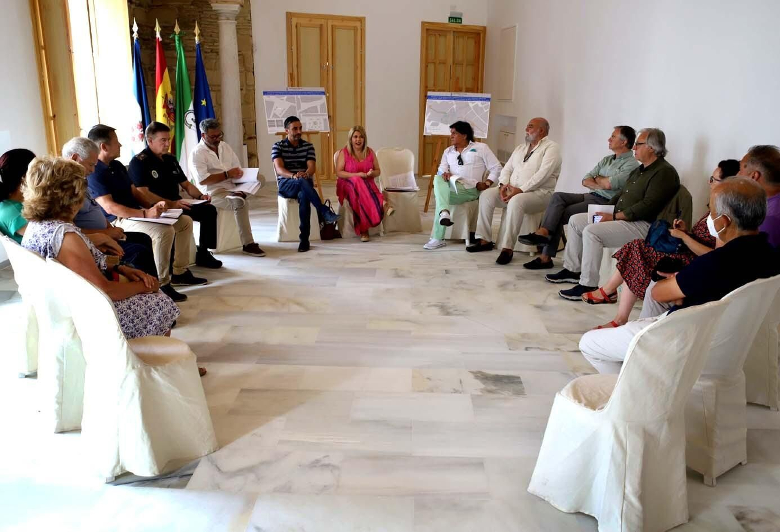 Reunión del Ayuntamiento de Jerez con asociaciones vecinales del Barrio de Santiago.
