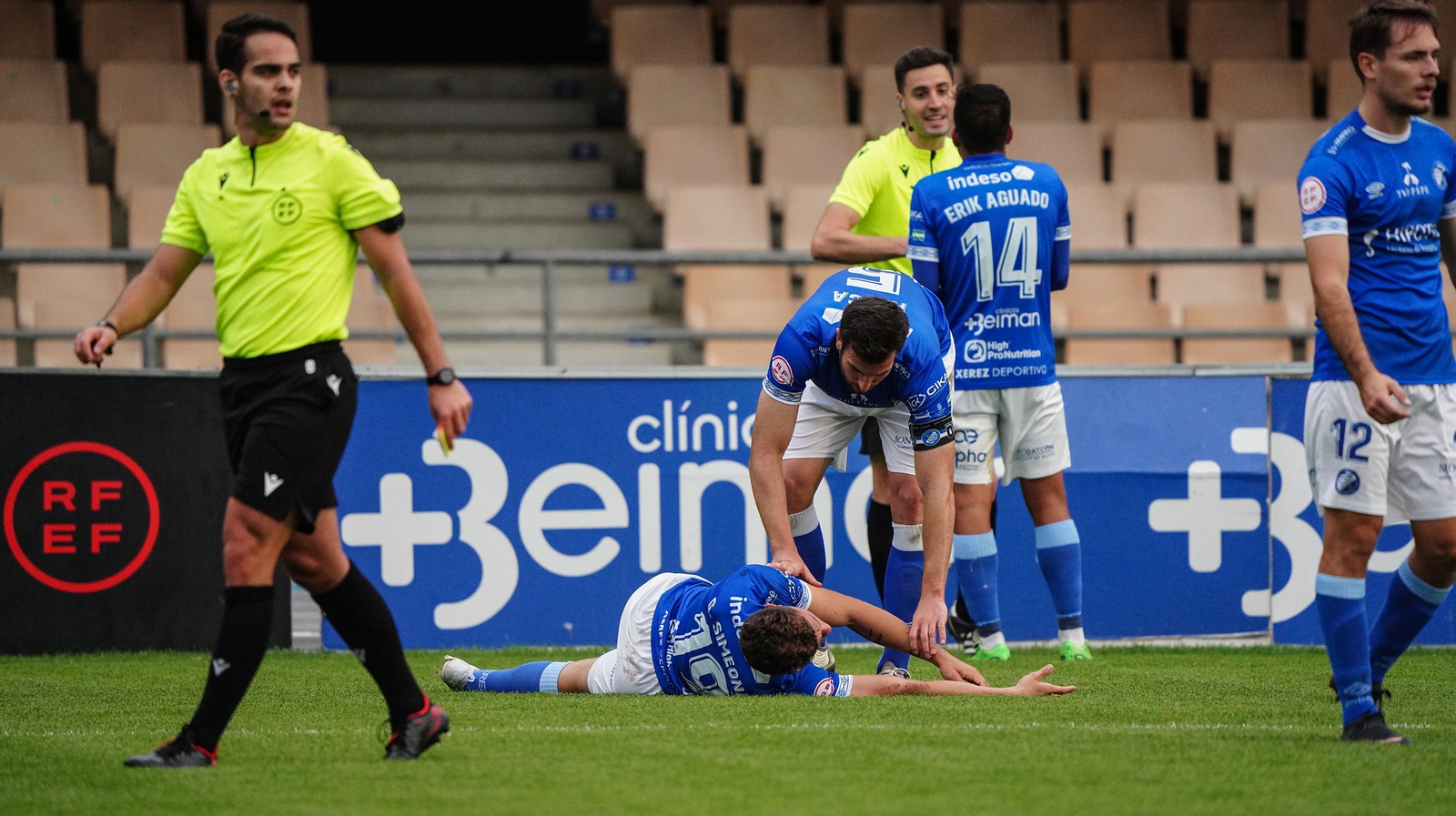 Victoria del Xerez DFC ante el Vélez Cf (2-0)