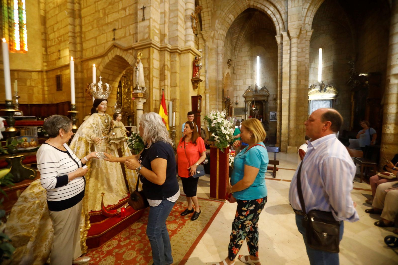 La tradición de visitar a la Virgen de los Remedios de Córdoba en martes 13, en imágenes