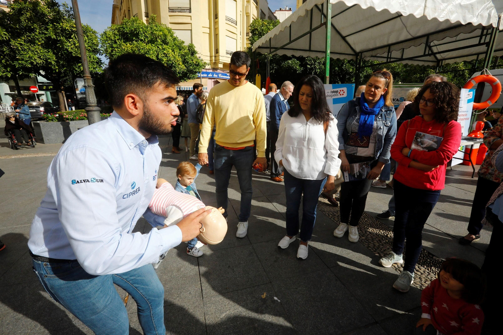 Las imágenes del taller de primeros auxilios y reanimación cardiopulmonar en Las Tendillas