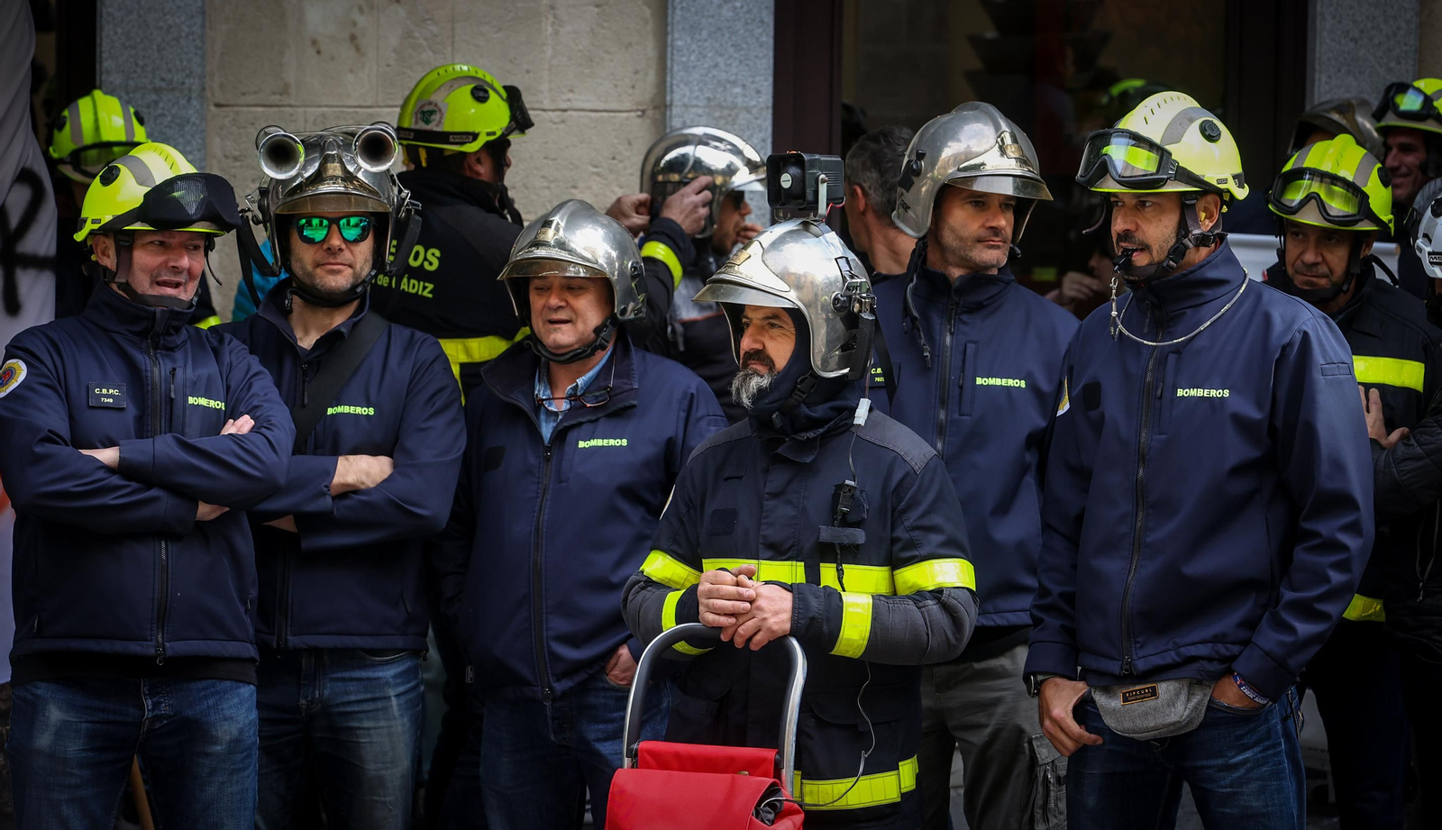 Los bomberos de Jerez marchan hasta el Ayuntamiento