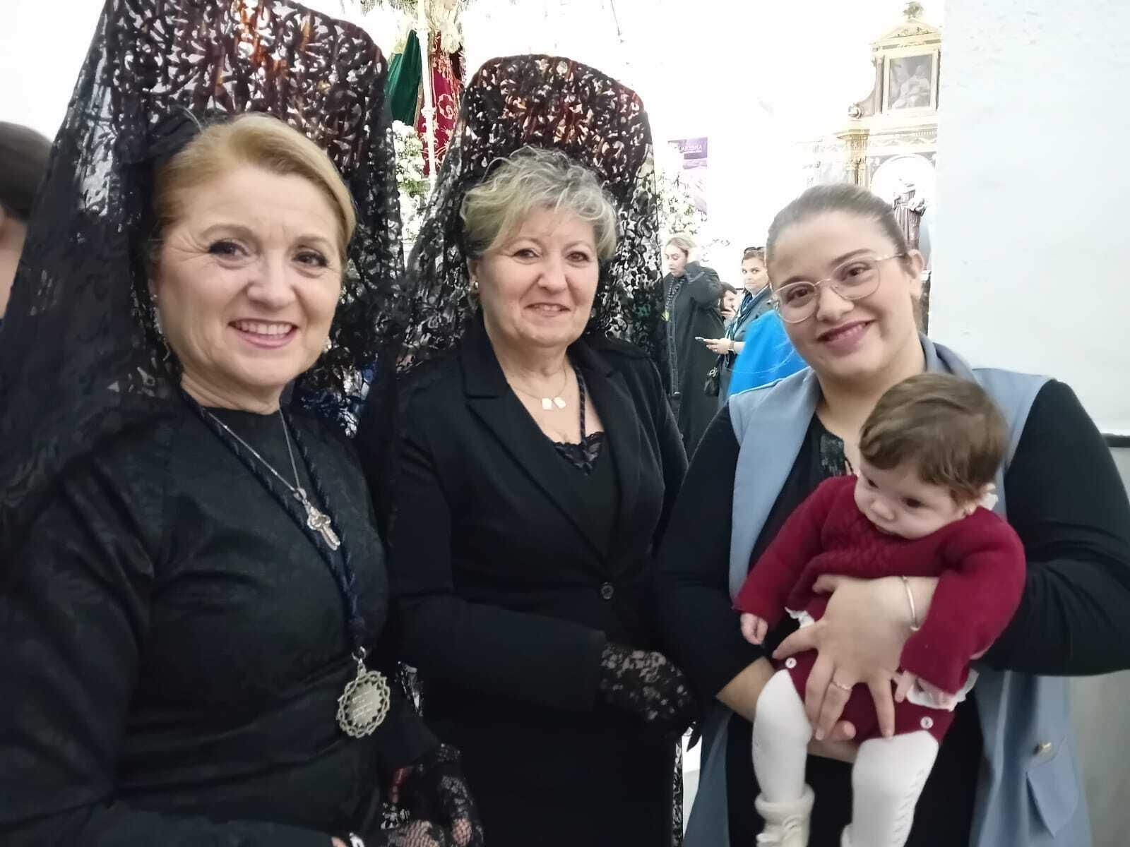 Las imágenes del Martes Santo en Chiclana 2024: El Amor y Afligidos