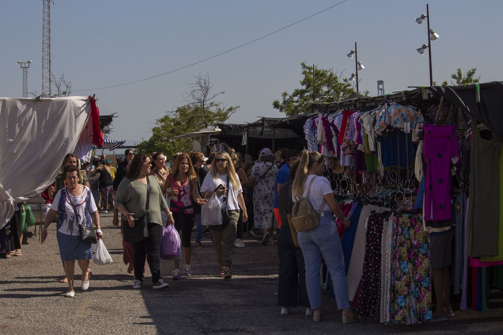 Fotos del mercadillo de Algeciras en el Llano Amarillo