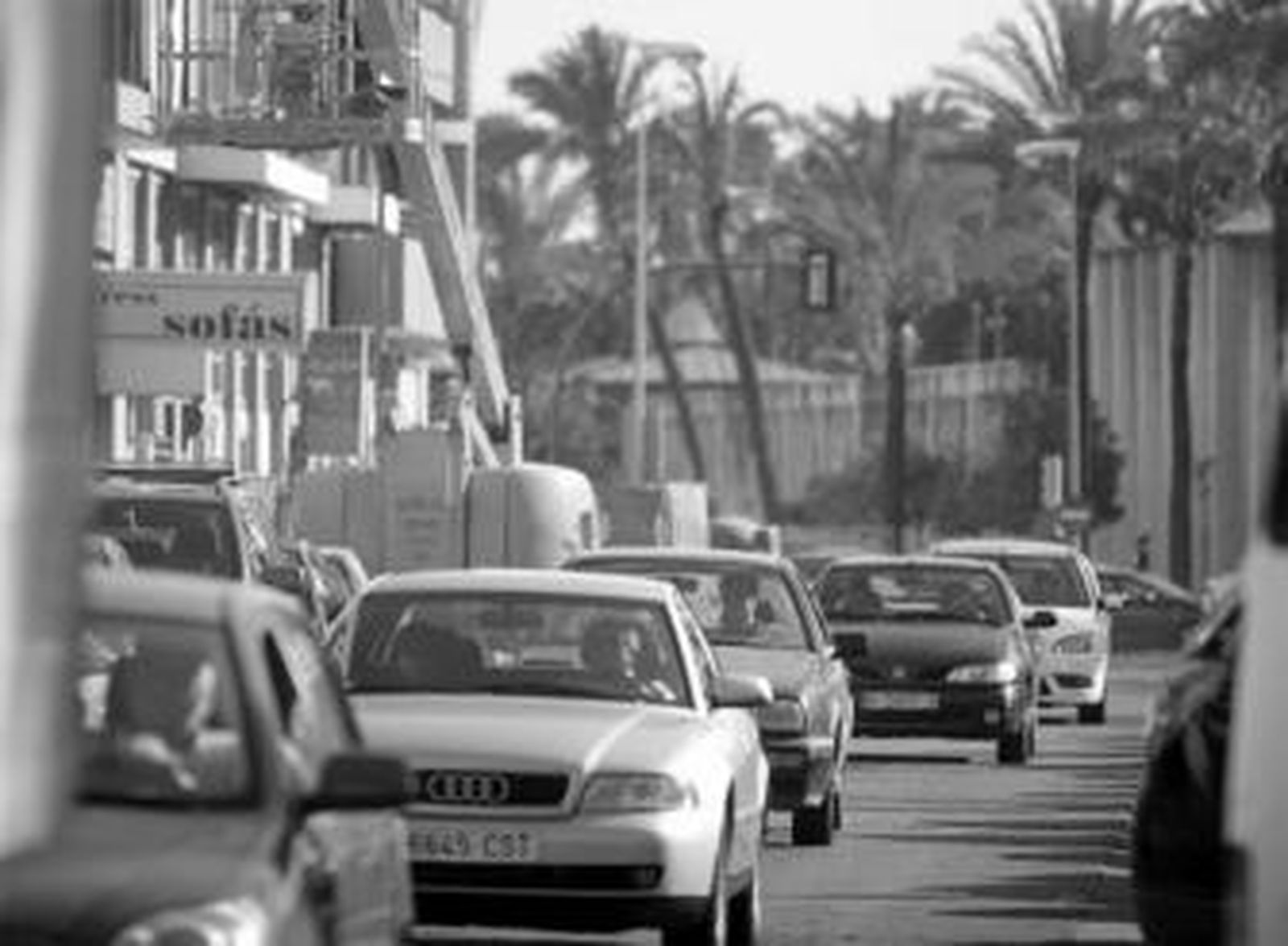 La avenida de Alemania soporta más tráfico que otros años por el corte de la calle Puerto.