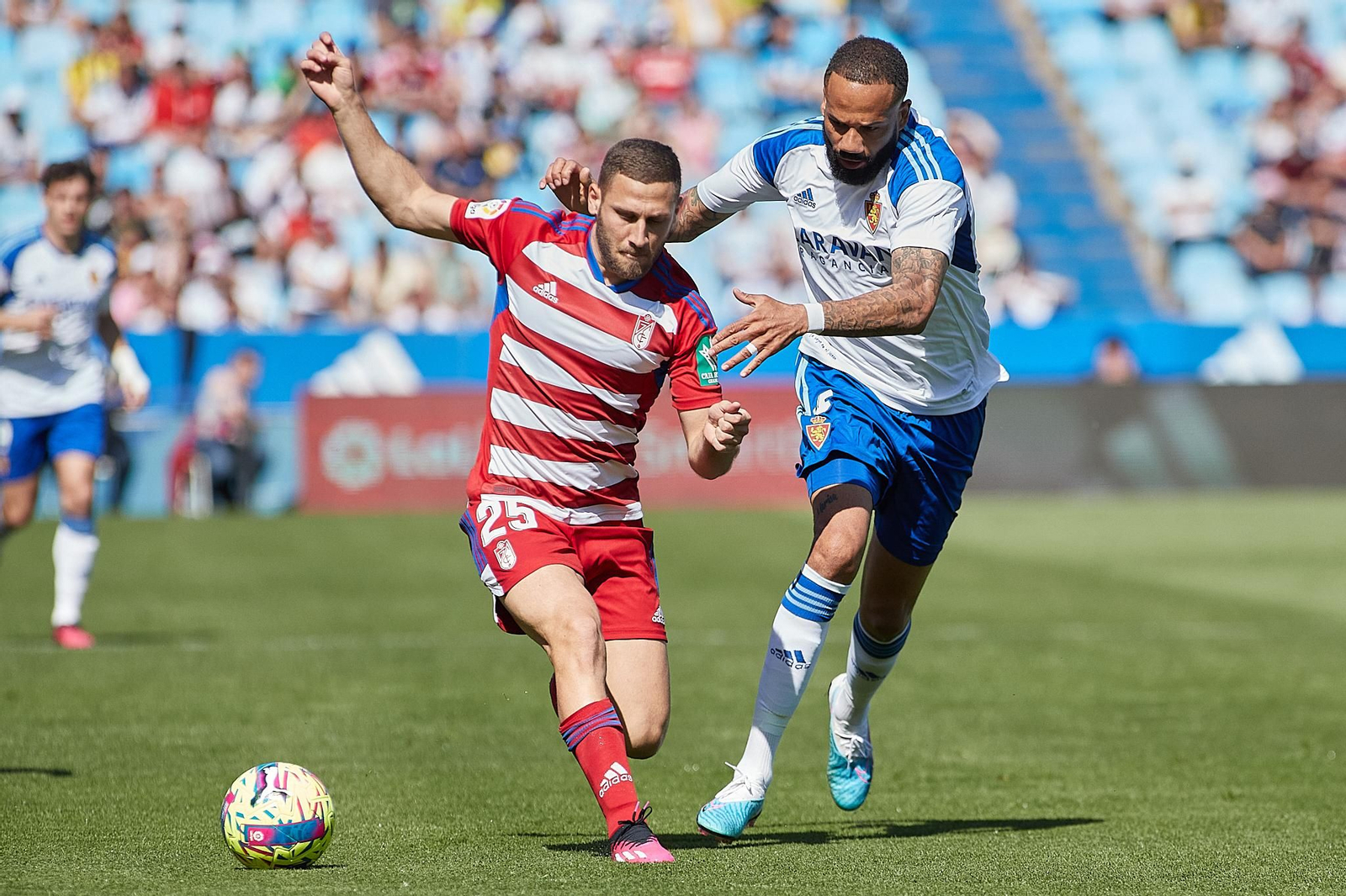 Las mejores imágenes del partido entre el Zaragoza y el Granada