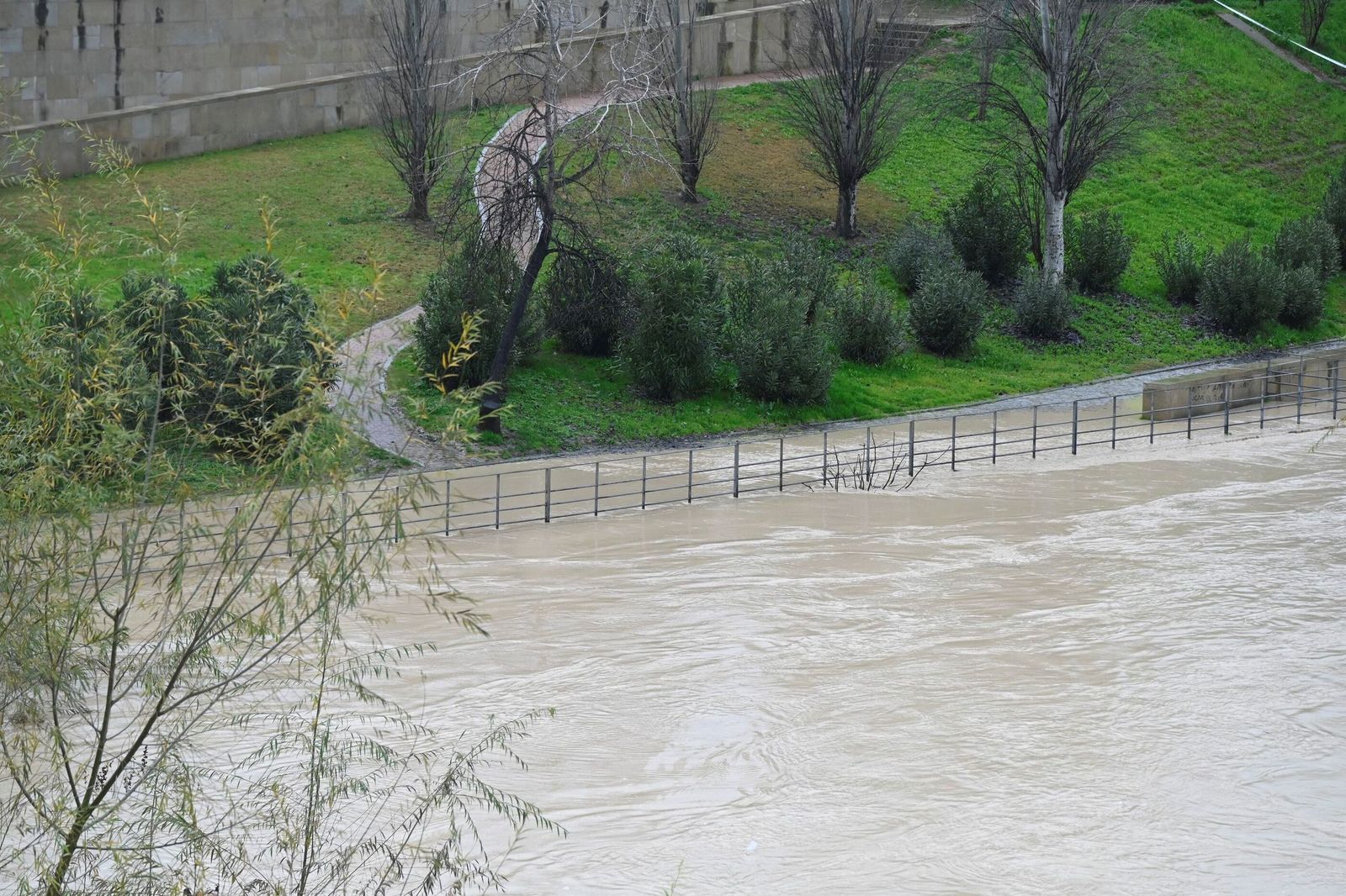 El cauce del río Guadalquivir a su paso por Córdoba tras la borrasca Kristin