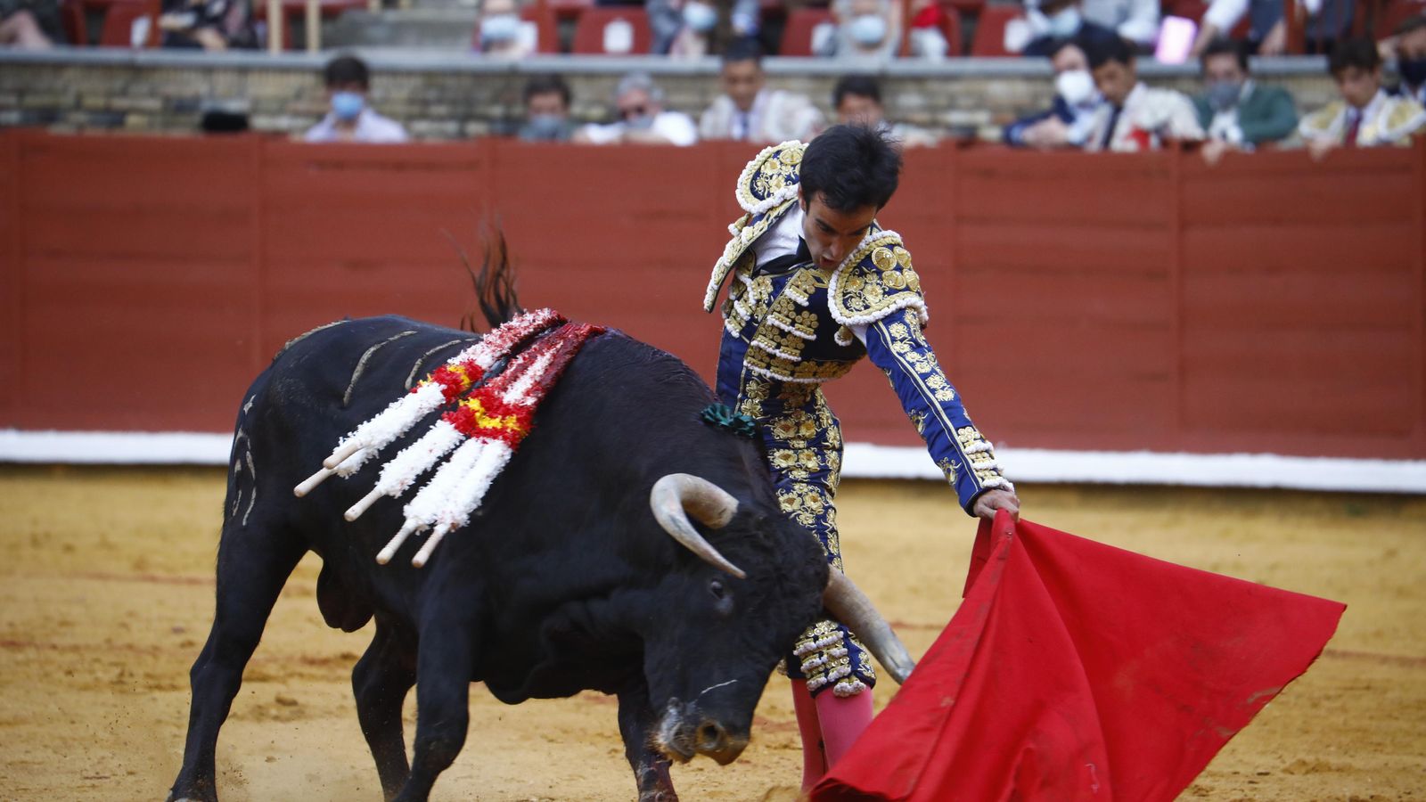 Lagartijo durante la lidia de uno de los de su lote.