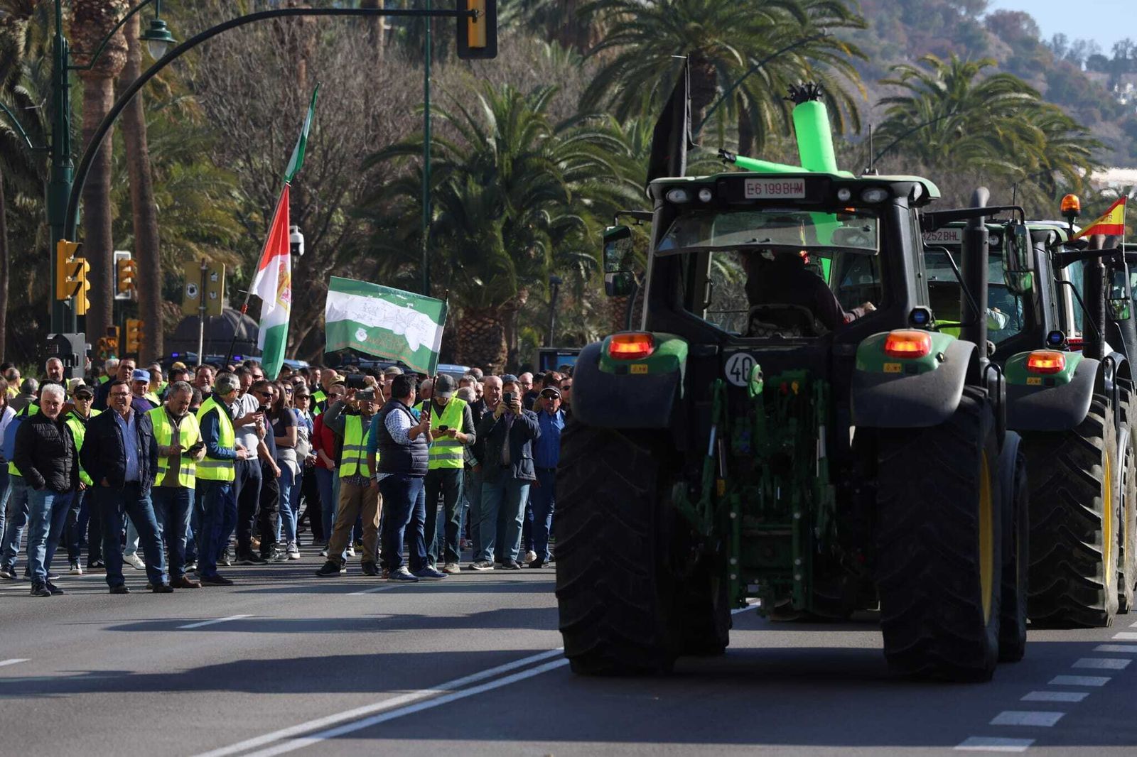 La entrada de los tractores en Málaga capital, en fotos