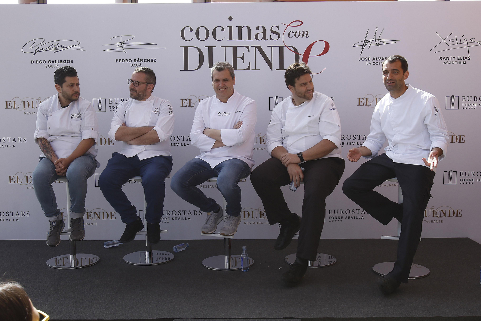 De izquierda a derecha Diego Gallegos, Pedro Sánchez, José Álvarez, Xanty Elías y Julio Fernández.