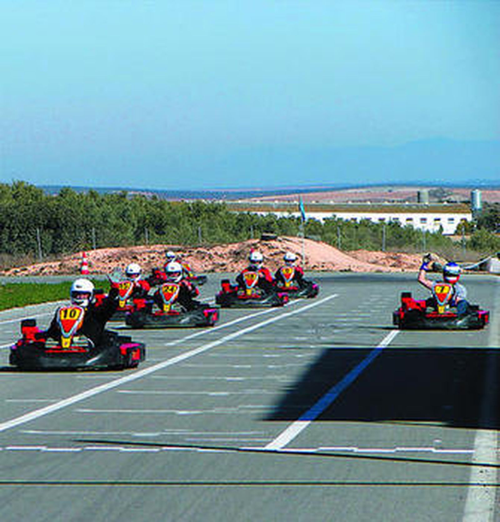 Los empresarios jerezanos durante su visita al circuito malagueño.