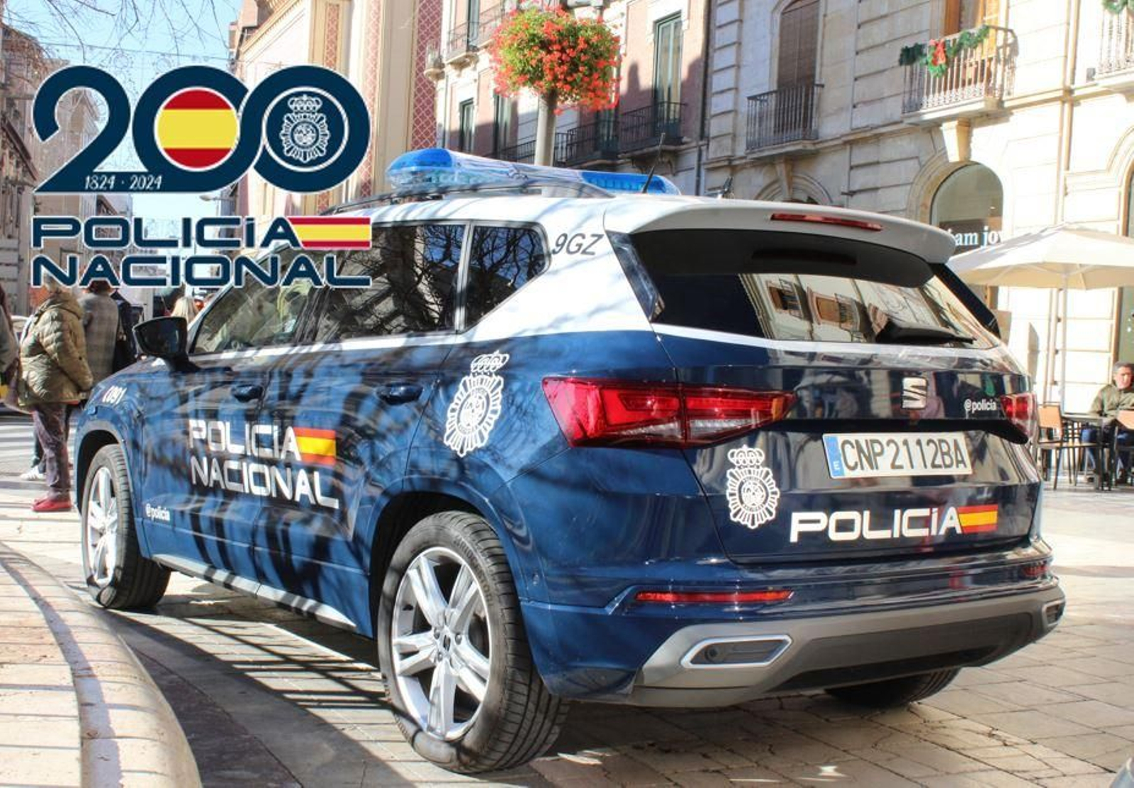 Un coche policial en el Centro de Granada