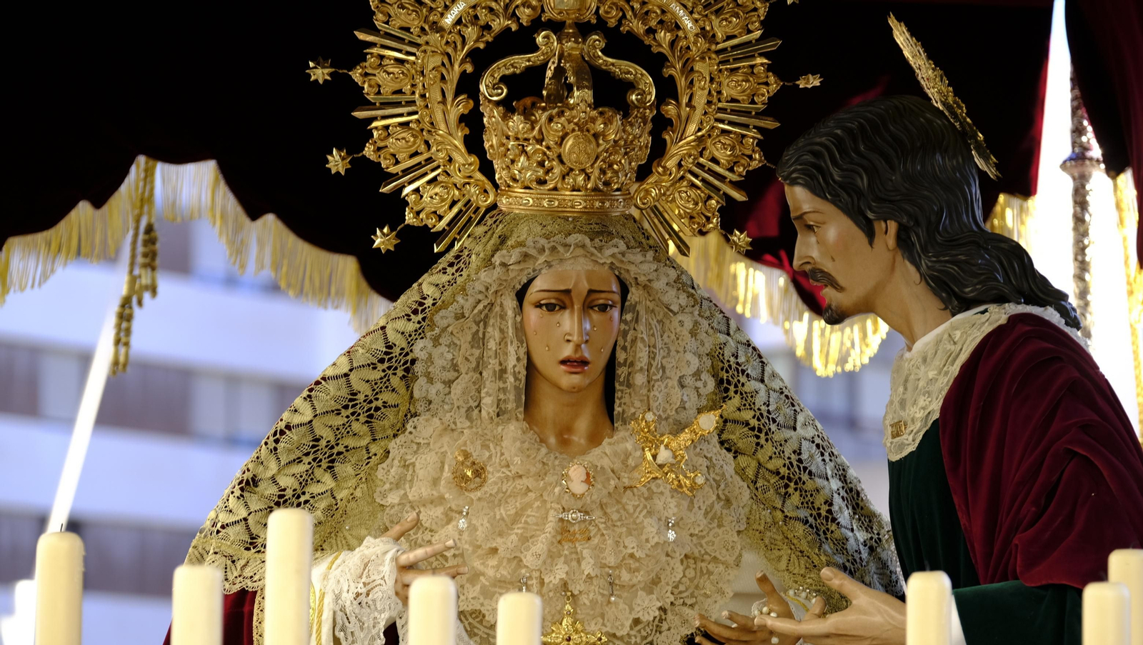 Coronación desaría al viento en su estación de Penitencia