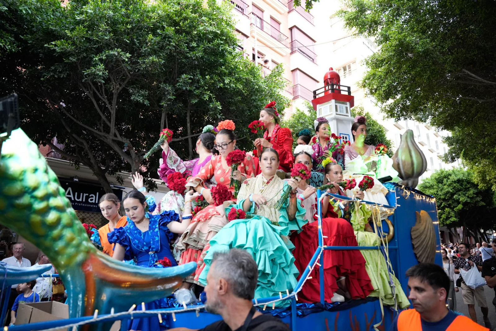 Así se ha vivido la Batalla de Flores en la Feria de Almería