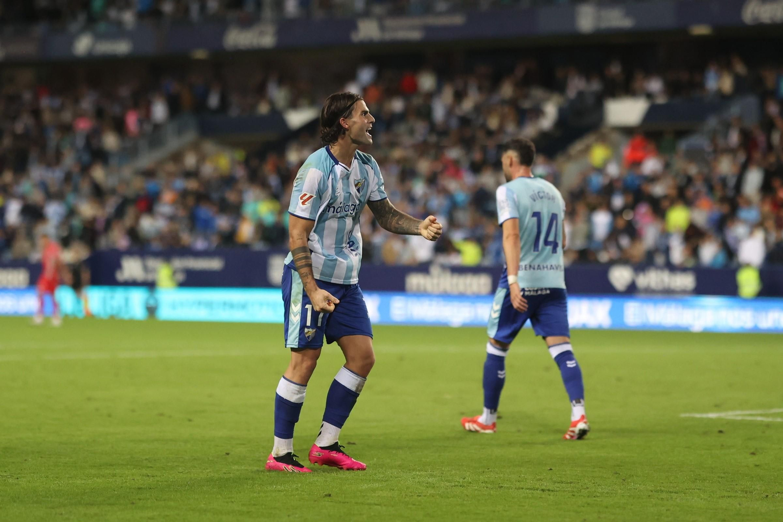 Las fotos del imponente ambiente en La Rosaleda en el Málaga - Córdoba CF
