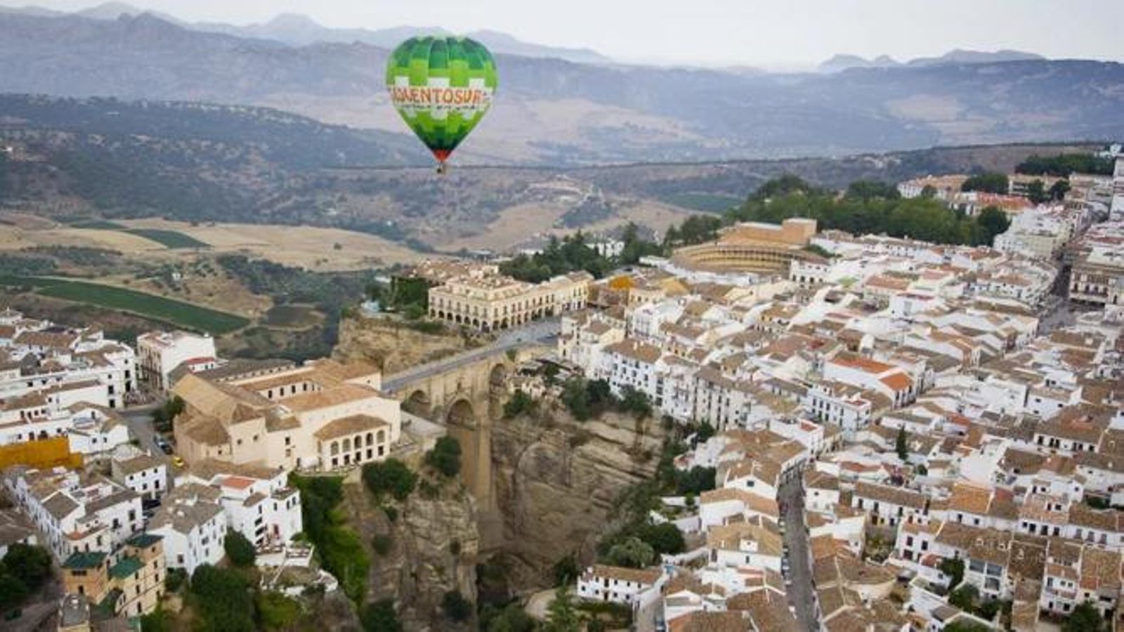 Viaje en globo sobre Ronda. Viaje en globo sobre Ronda.