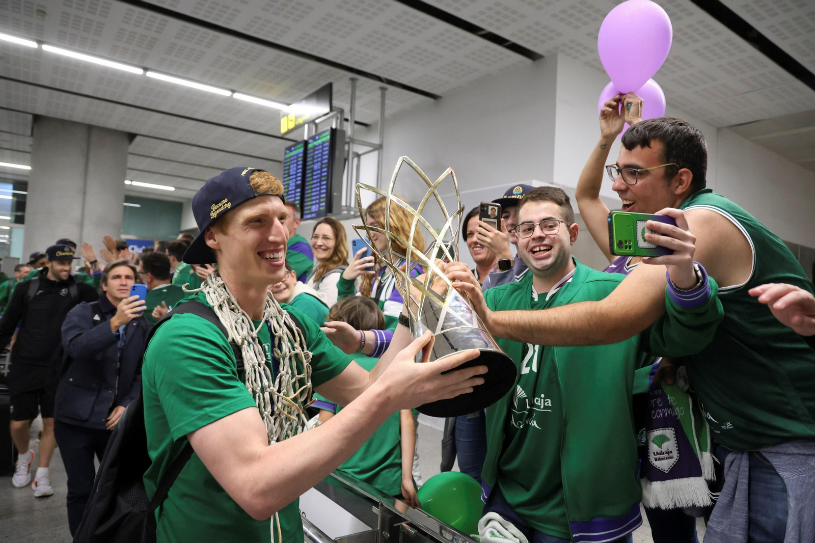 La llegada de los héroes de Belgrado, en imágenes