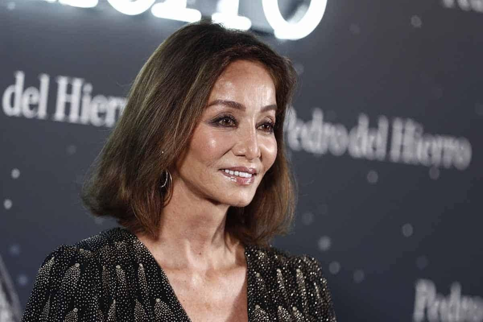Primer plano de Isabel Preysler, en el 'photocall' del desfile de Pedro del Hierro.