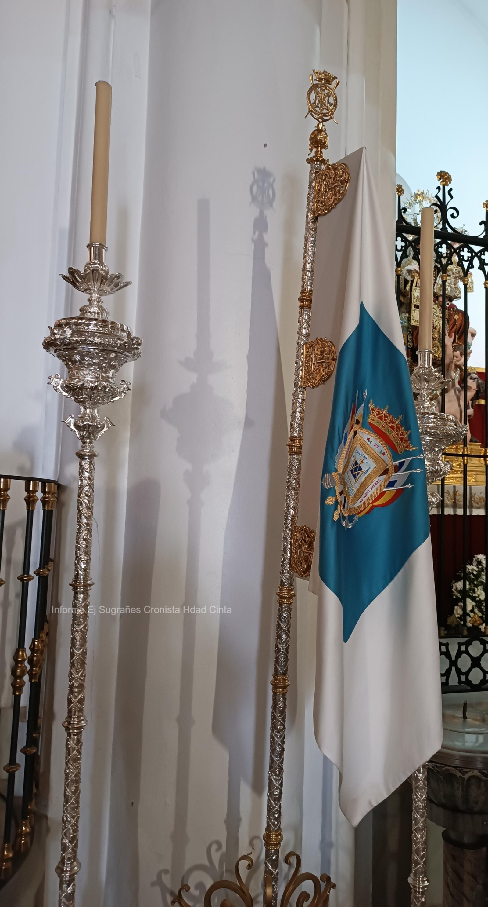 La bandera de la Hermandad de la Cinta, es la de Huelva.