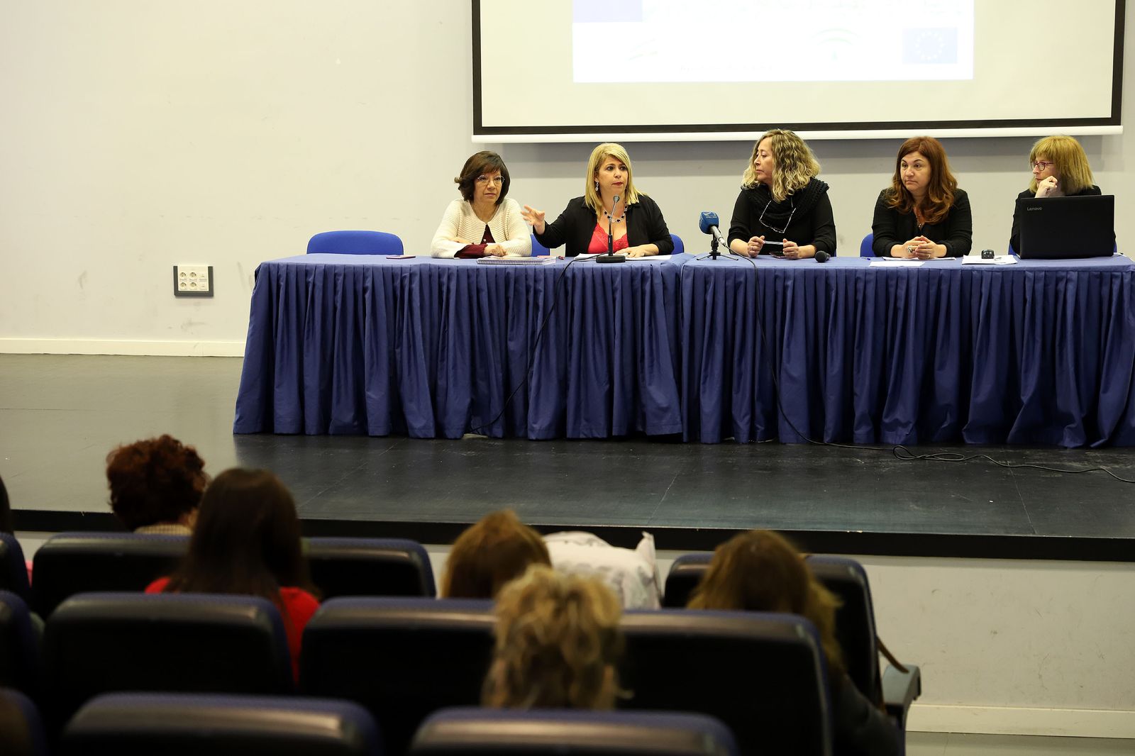 Reunión informativa con asociaciones para informar del Plan de Intervención en Zonas Desfavorecidas.