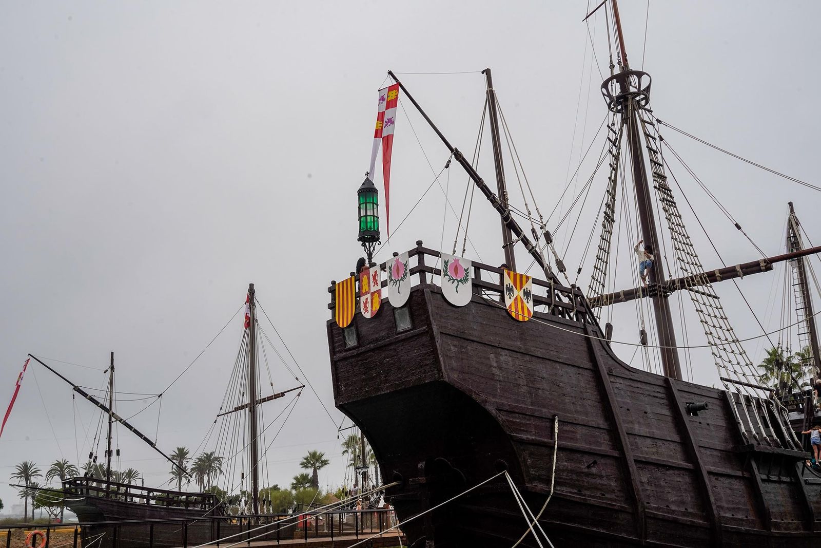Imágenes de la visita guiada para dar a conocer las reformas realizadas en el Muelle de las Carabelas y su entorno