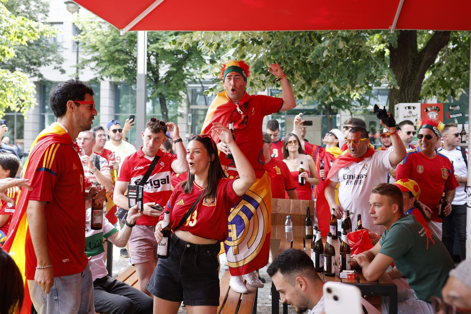 Las fotos de los aficionados de España e Inglaterra antes de la final