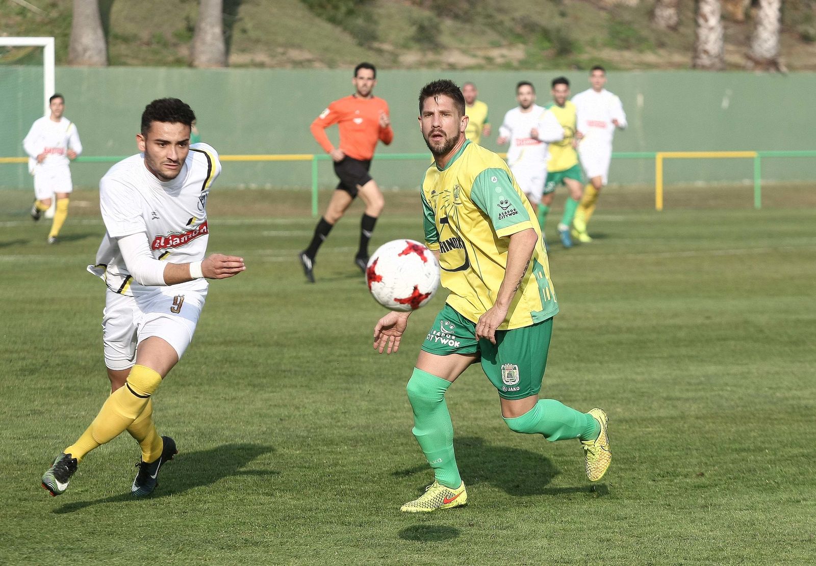 Un lance del UD Los Barrios-San Roque de Lepe de esta tarde.