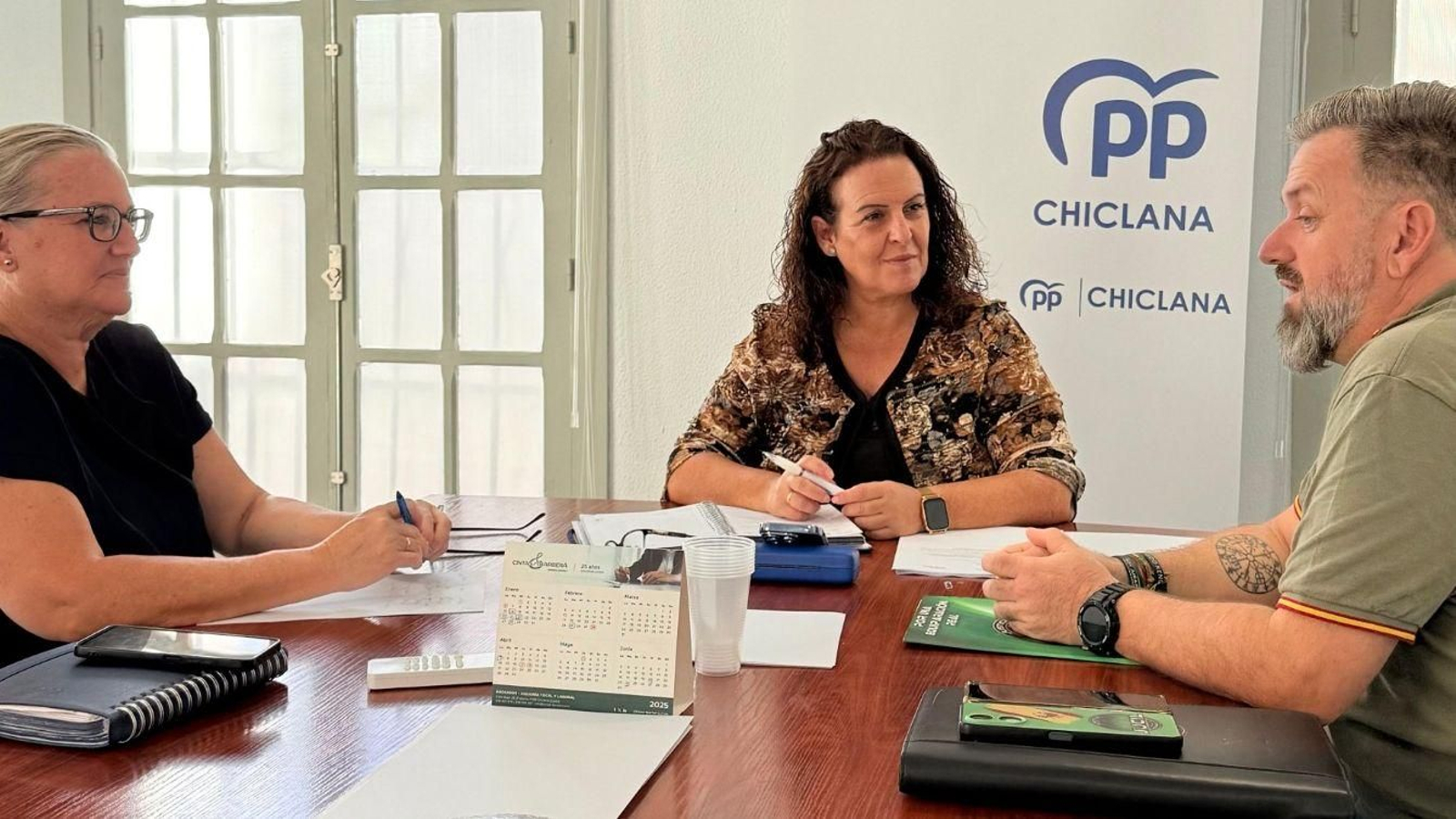 Las representantes del PP se reunieron recientemente con Jucil.